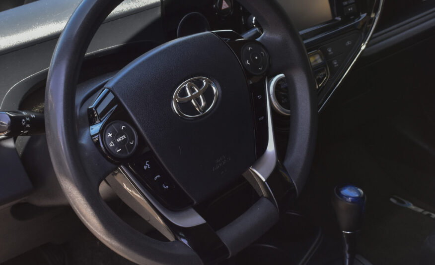 TOYOTA PRIUS C 2020