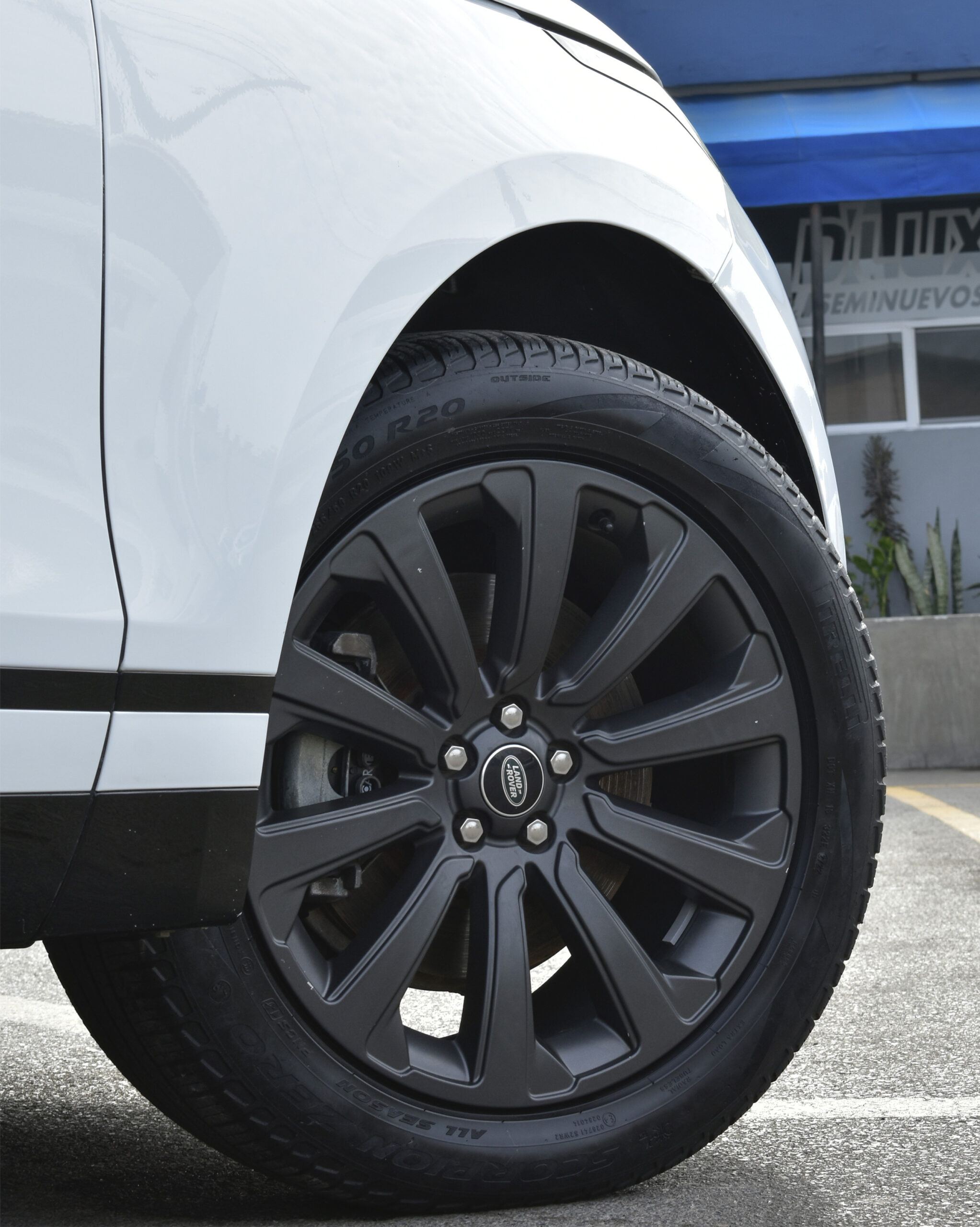 LAND ROVER RANGE ROVER VELAR S R-DYNAMIC 2023