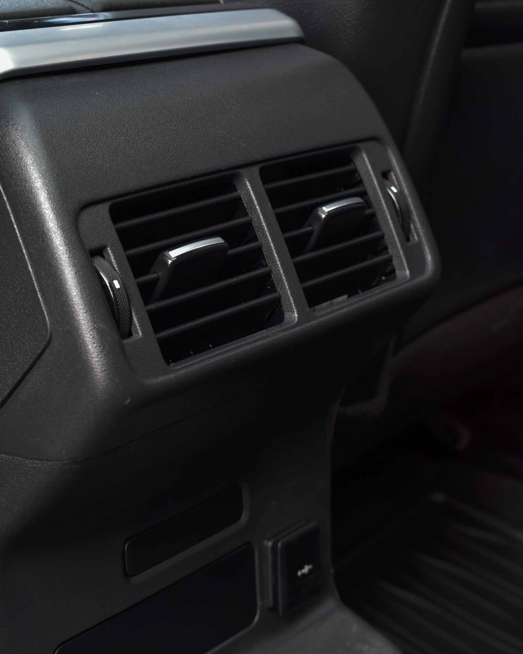 LAND ROVER RANGE ROVER VELAR S R-DYNAMIC 2023