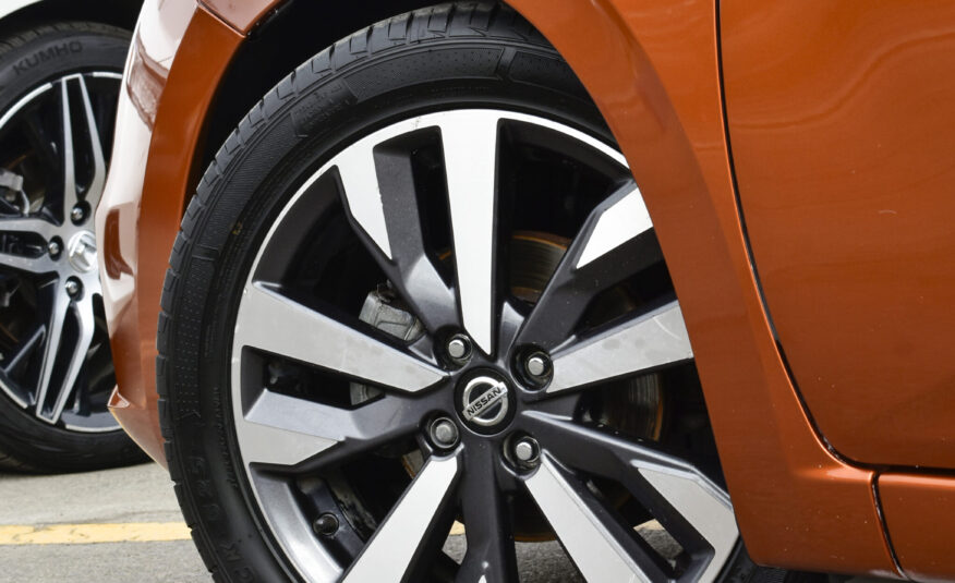 NISSAN VERSA EXCLUSIVE 2020