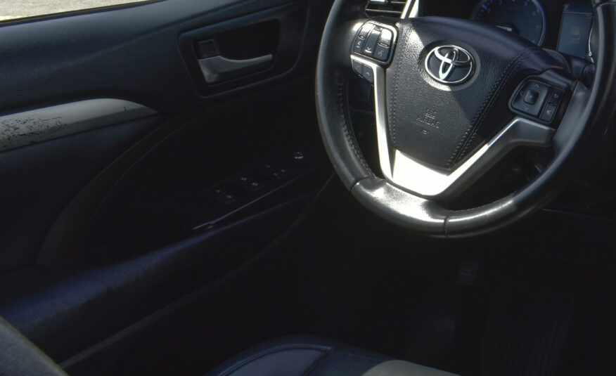 TOYOTA HIGHLANDER XLE 2019
