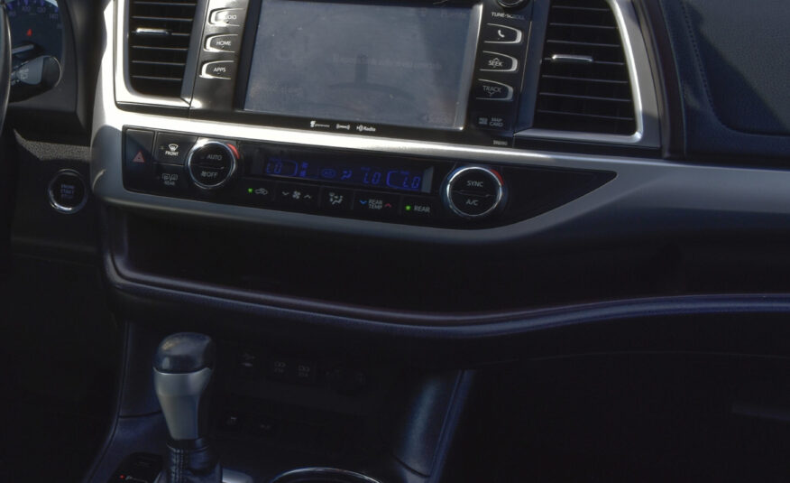 TOYOTA HIGHLANDER XLE 2019