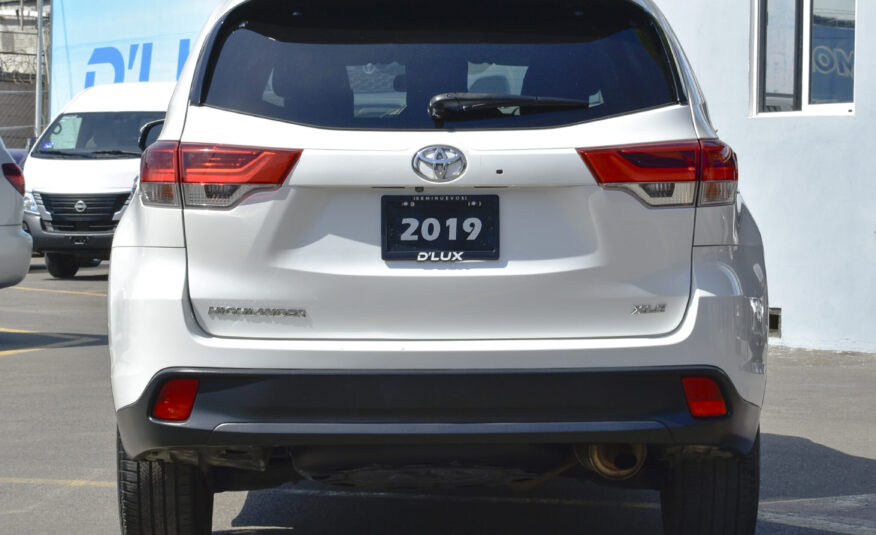 TOYOTA HIGHLANDER XLE 2019