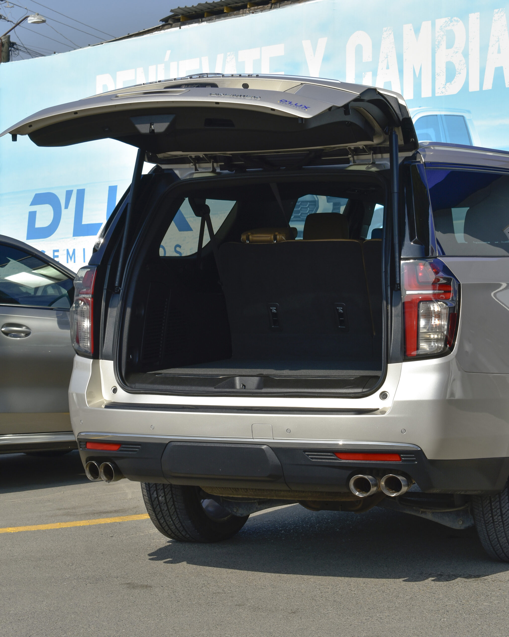 CHEVROLET SUBURBAN PREMIER 2023