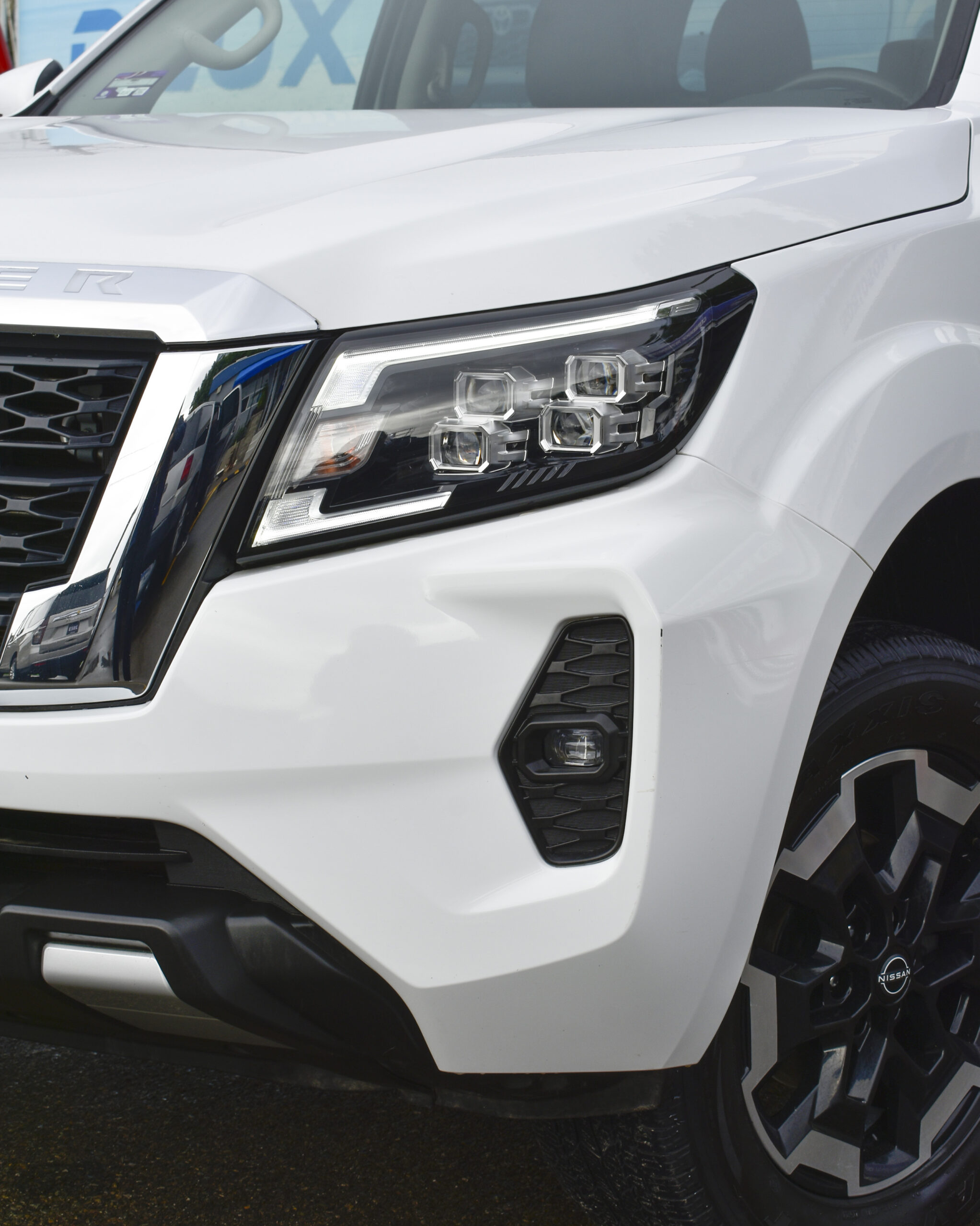 NISSAN FRONTIER PLATINUM 2024