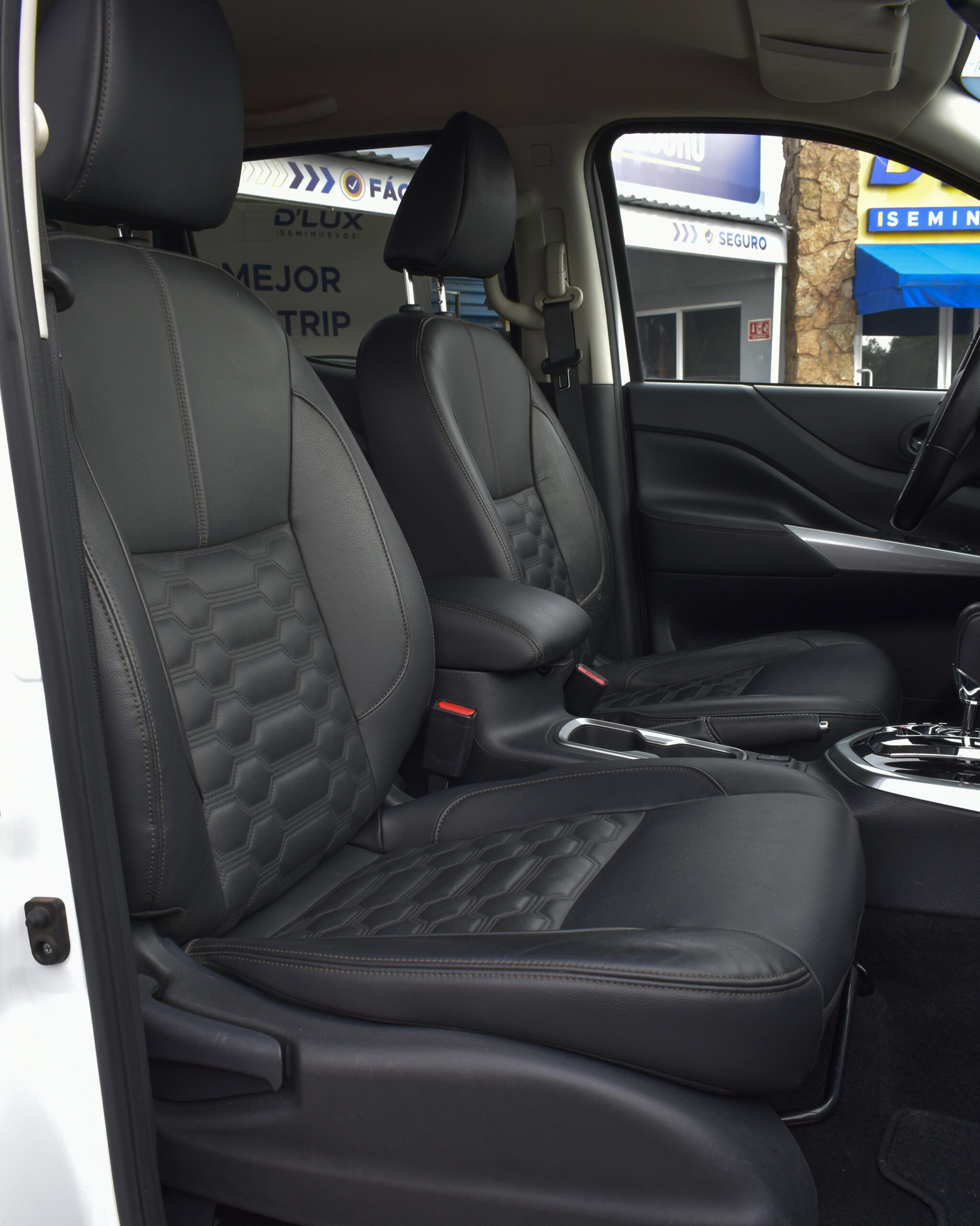 NISSAN FRONTIER PLATINUM 2024