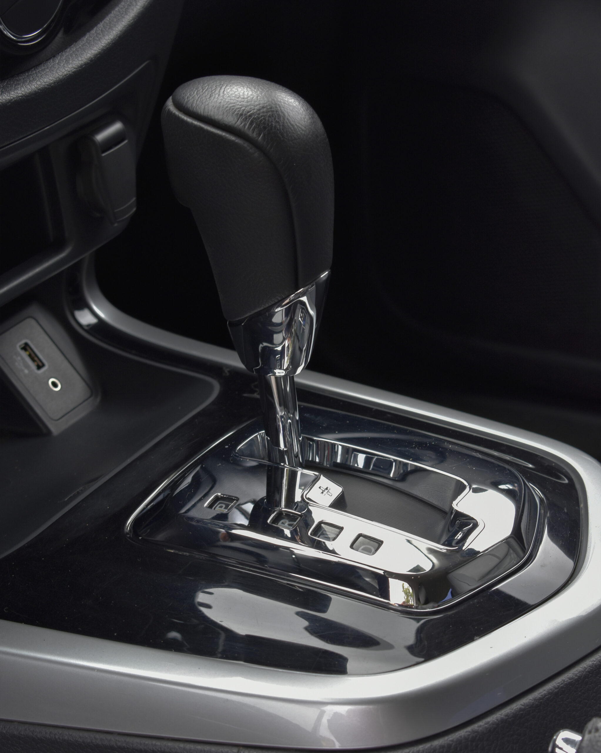 NISSAN FRONTIER PLATINUM 2024