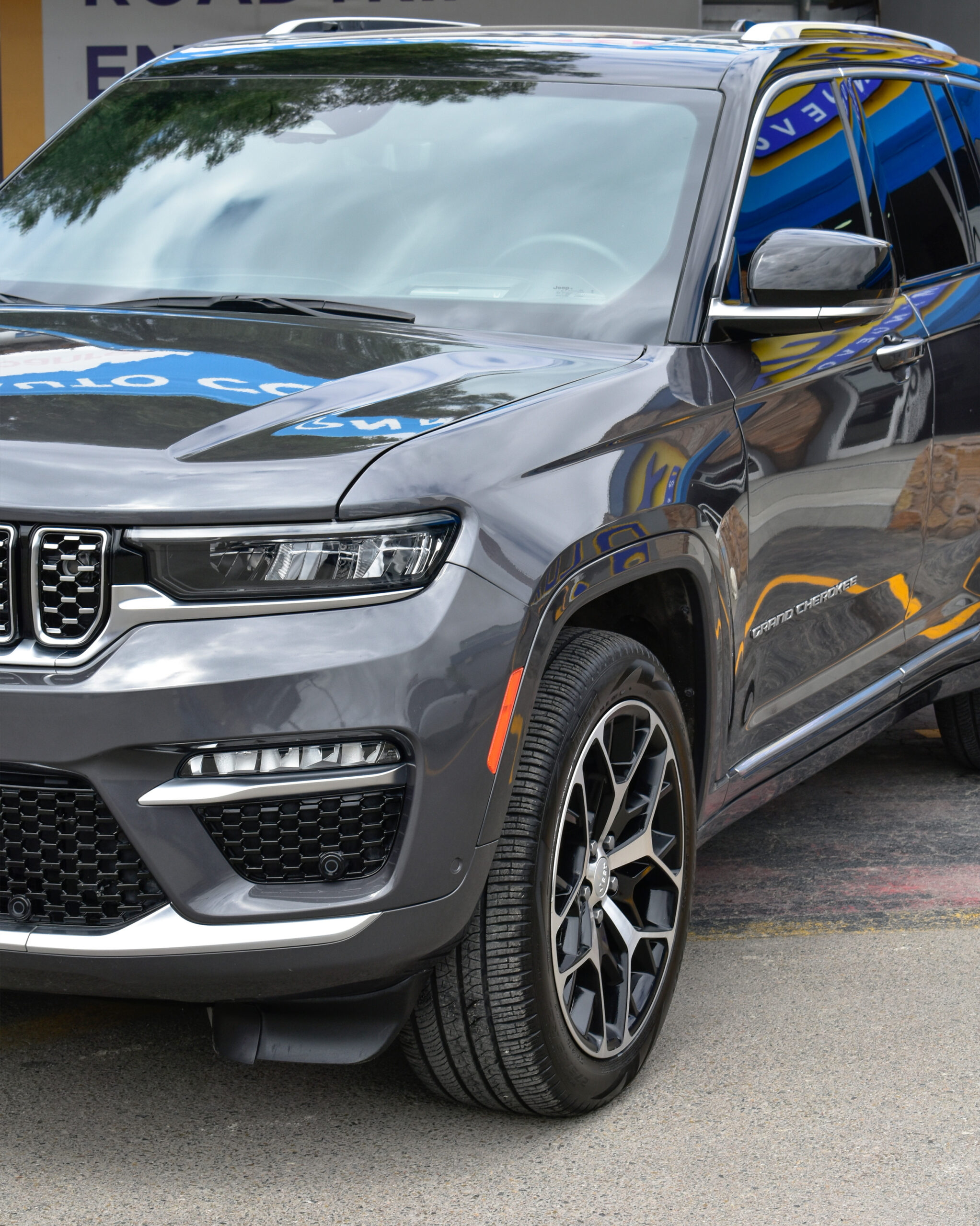 JEEP GRAND CHEROKEE SUMMIT 2023