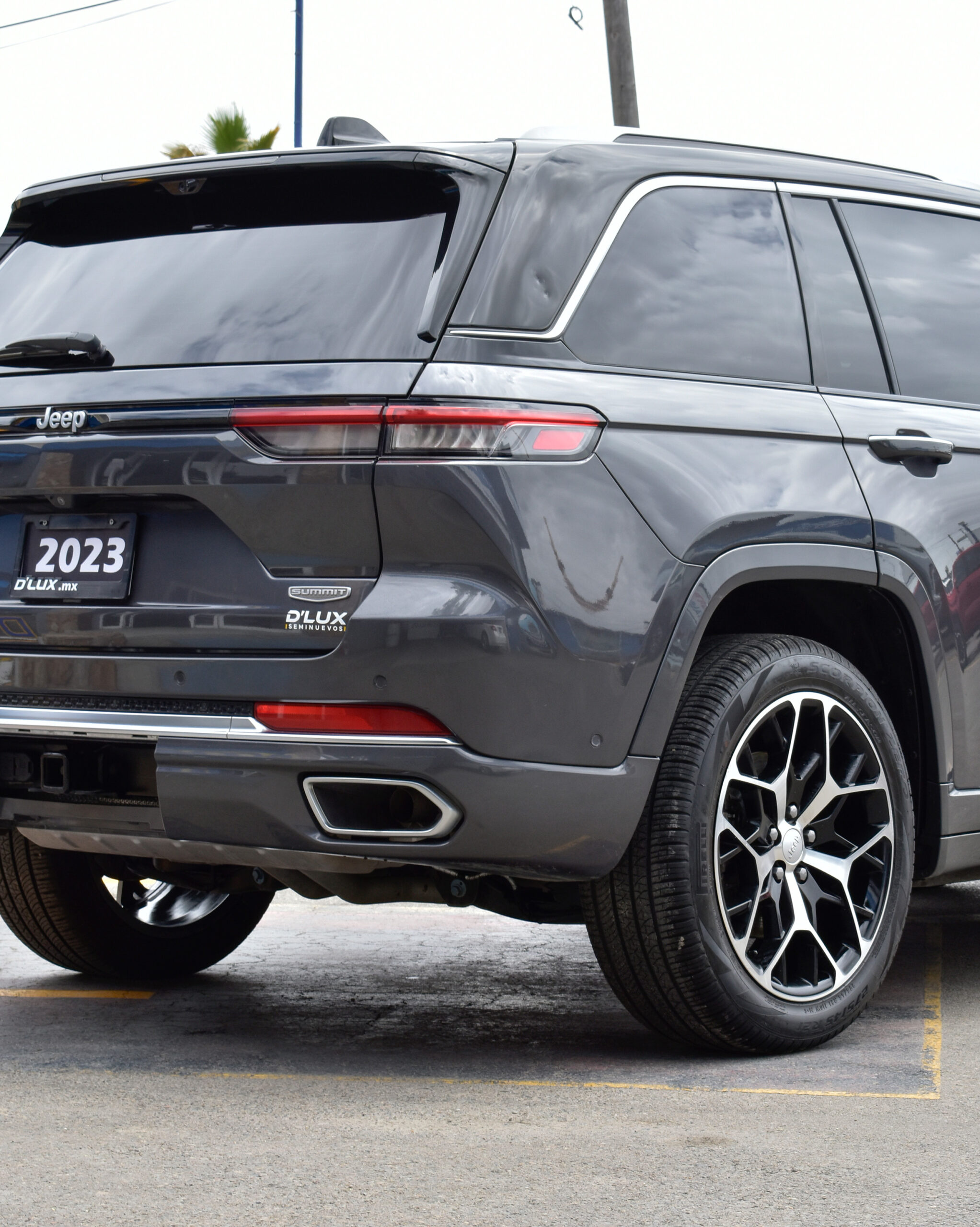 JEEP GRAND CHEROKEE SUMMIT 2023