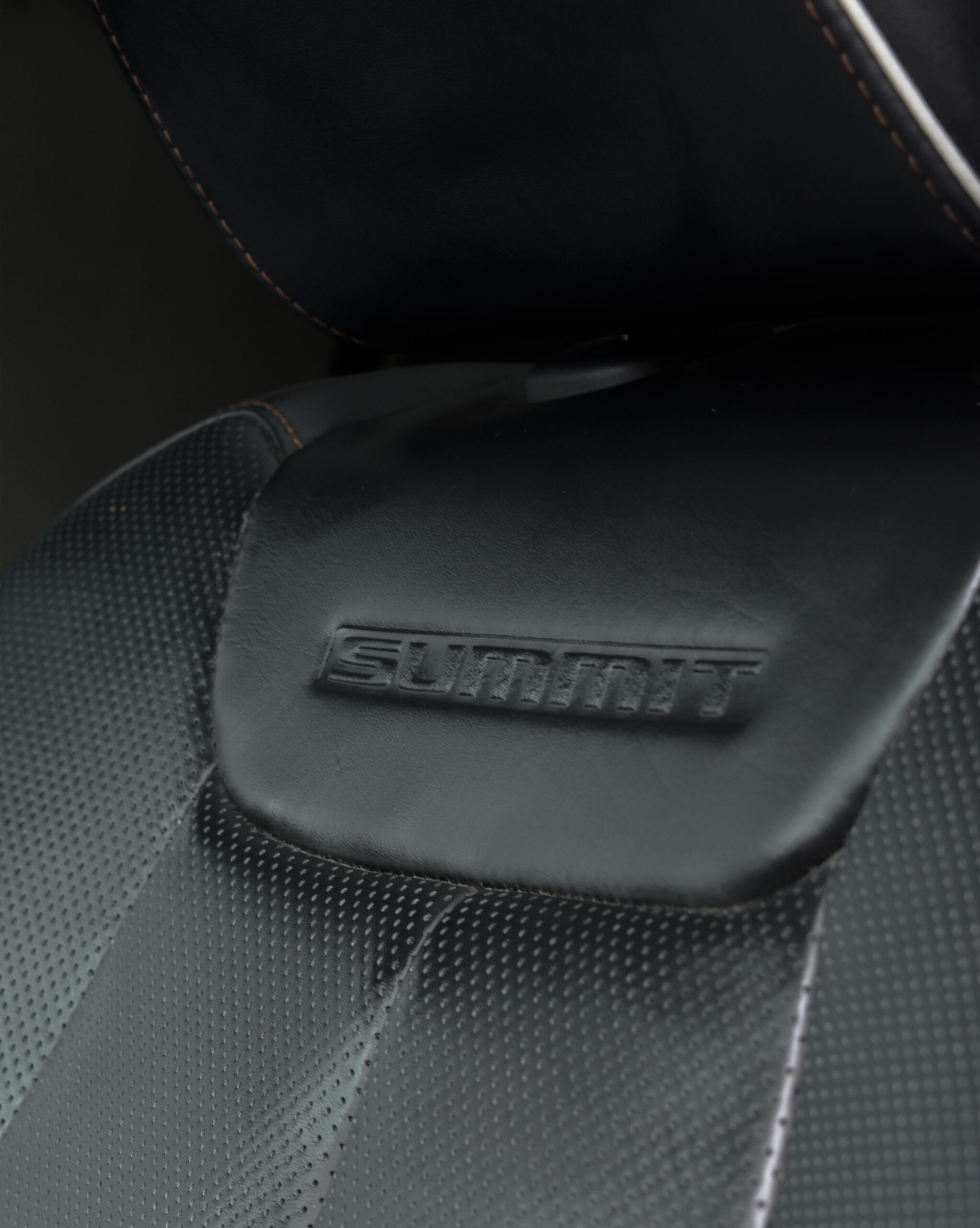 JEEP GRAND CHEROKEE SUMMIT 2023