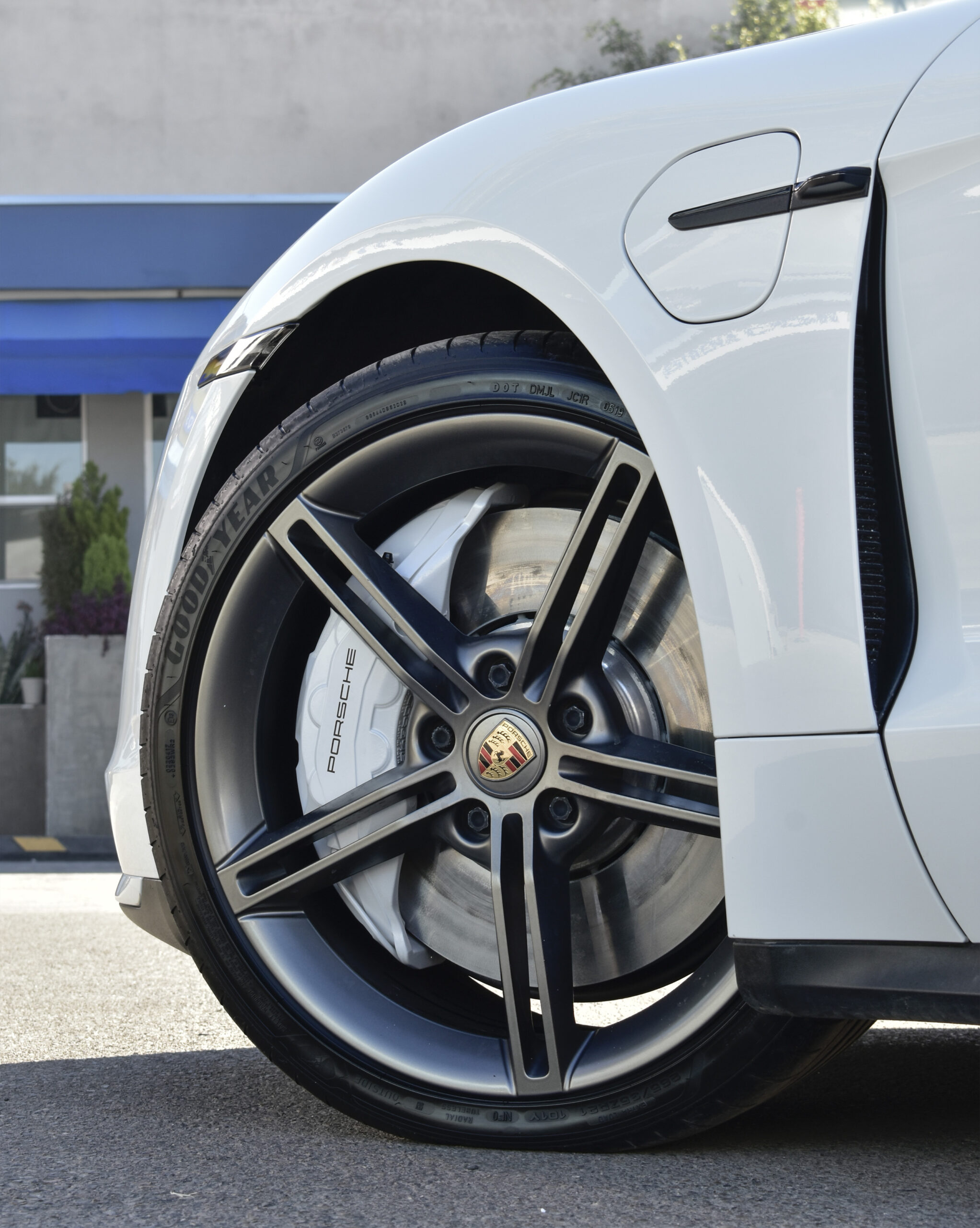 PORSCHE TAYCAN TURBO 2020