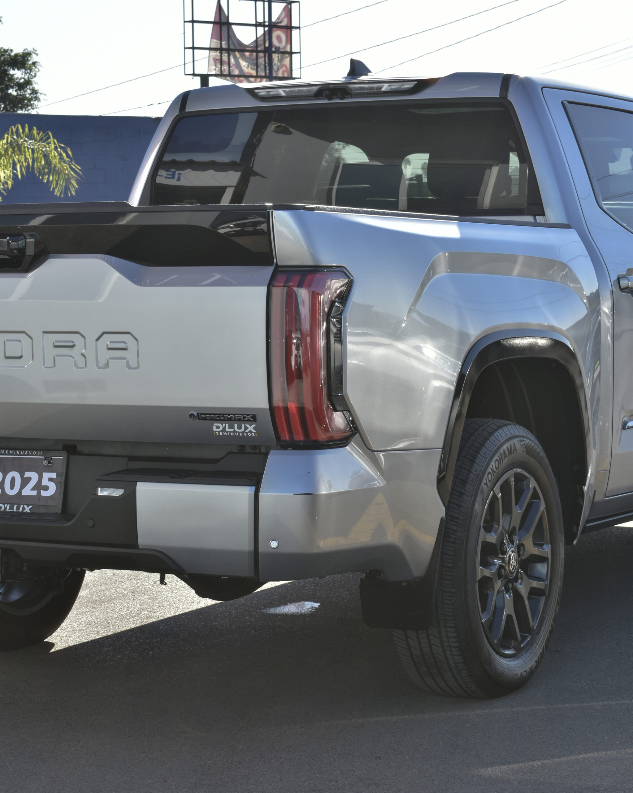 TOYOTA TUNDRA PLATINUM 2025