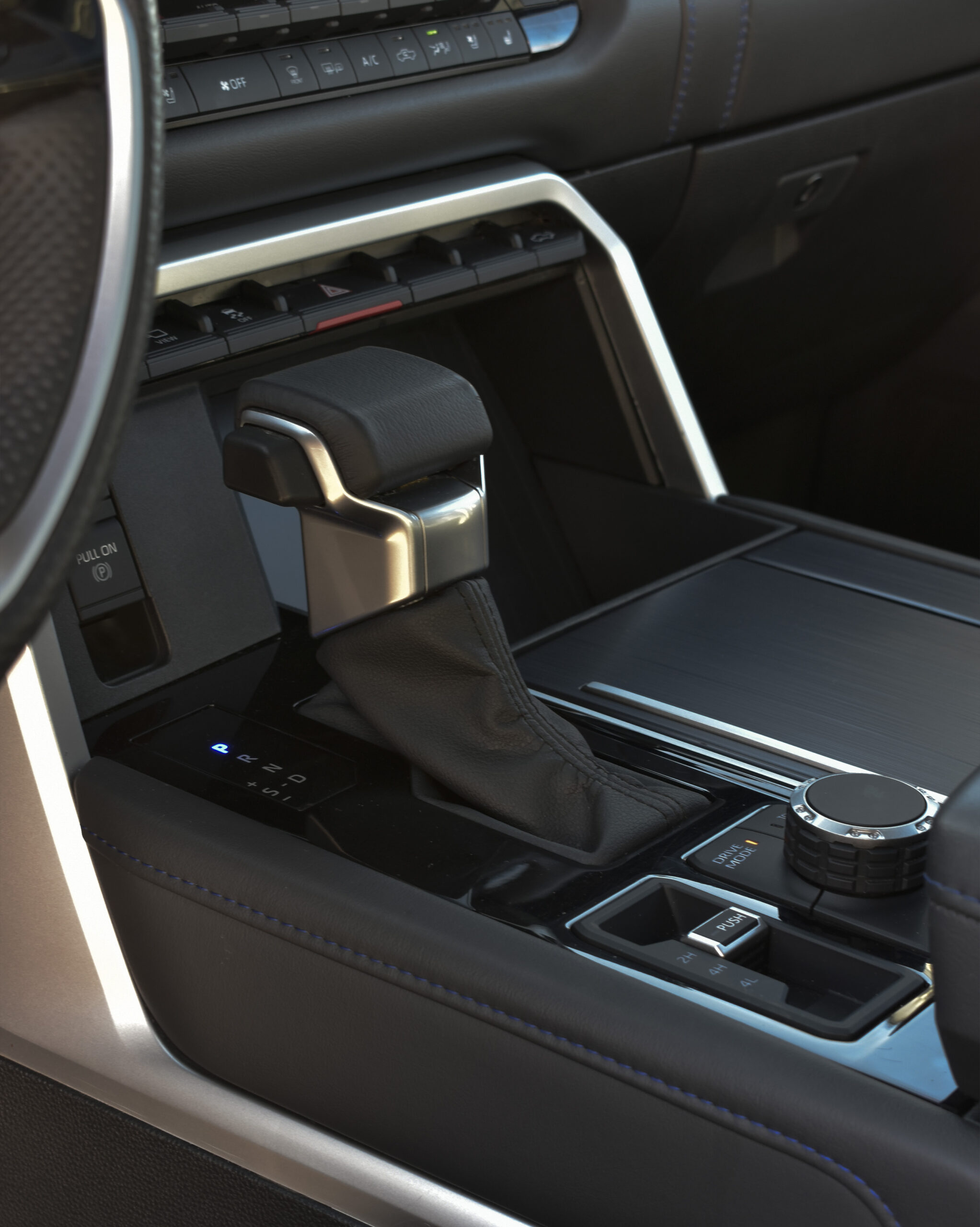 TOYOTA TUNDRA PLATINUM 2025