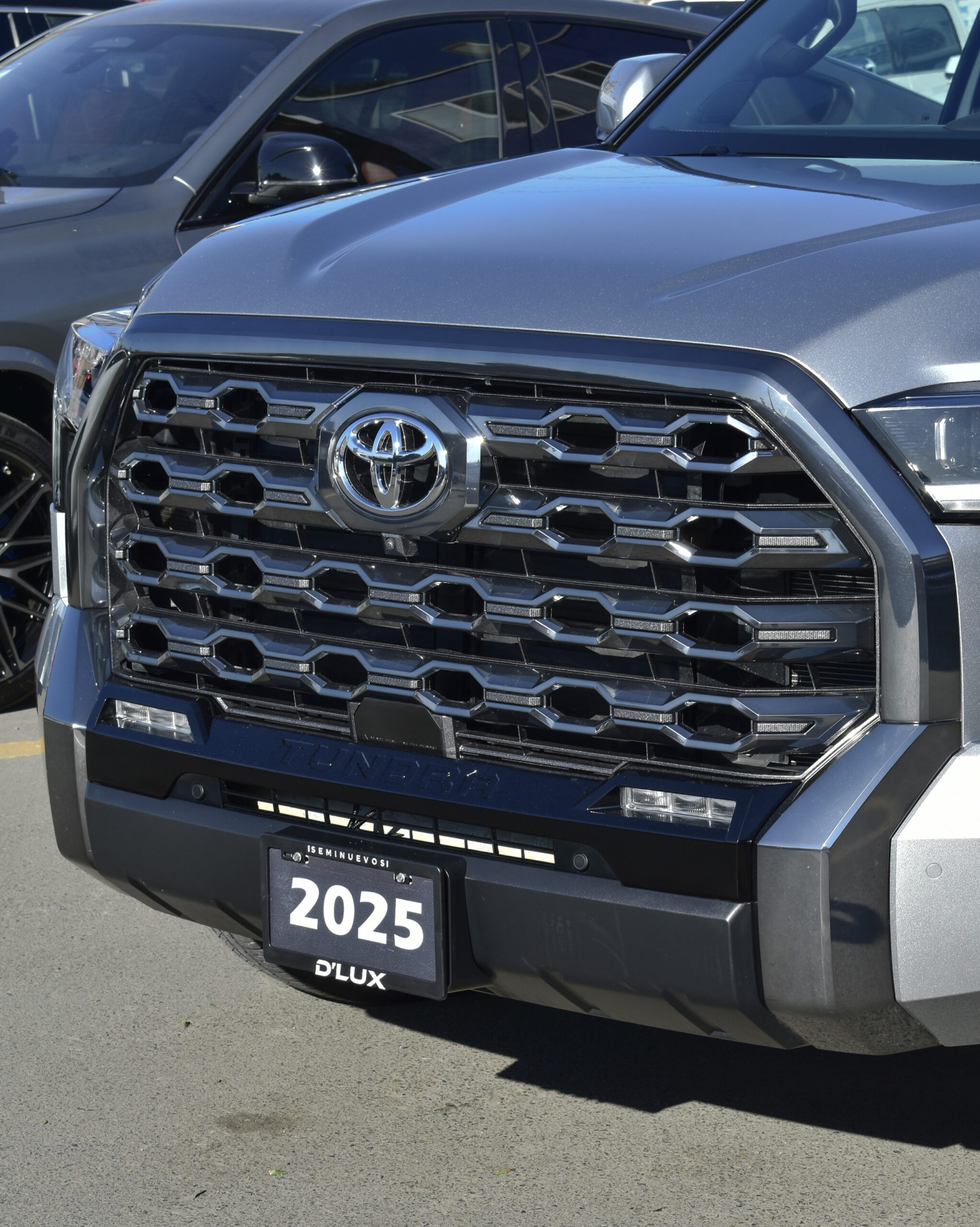TOYOTA TUNDRA PLATINUM 2025