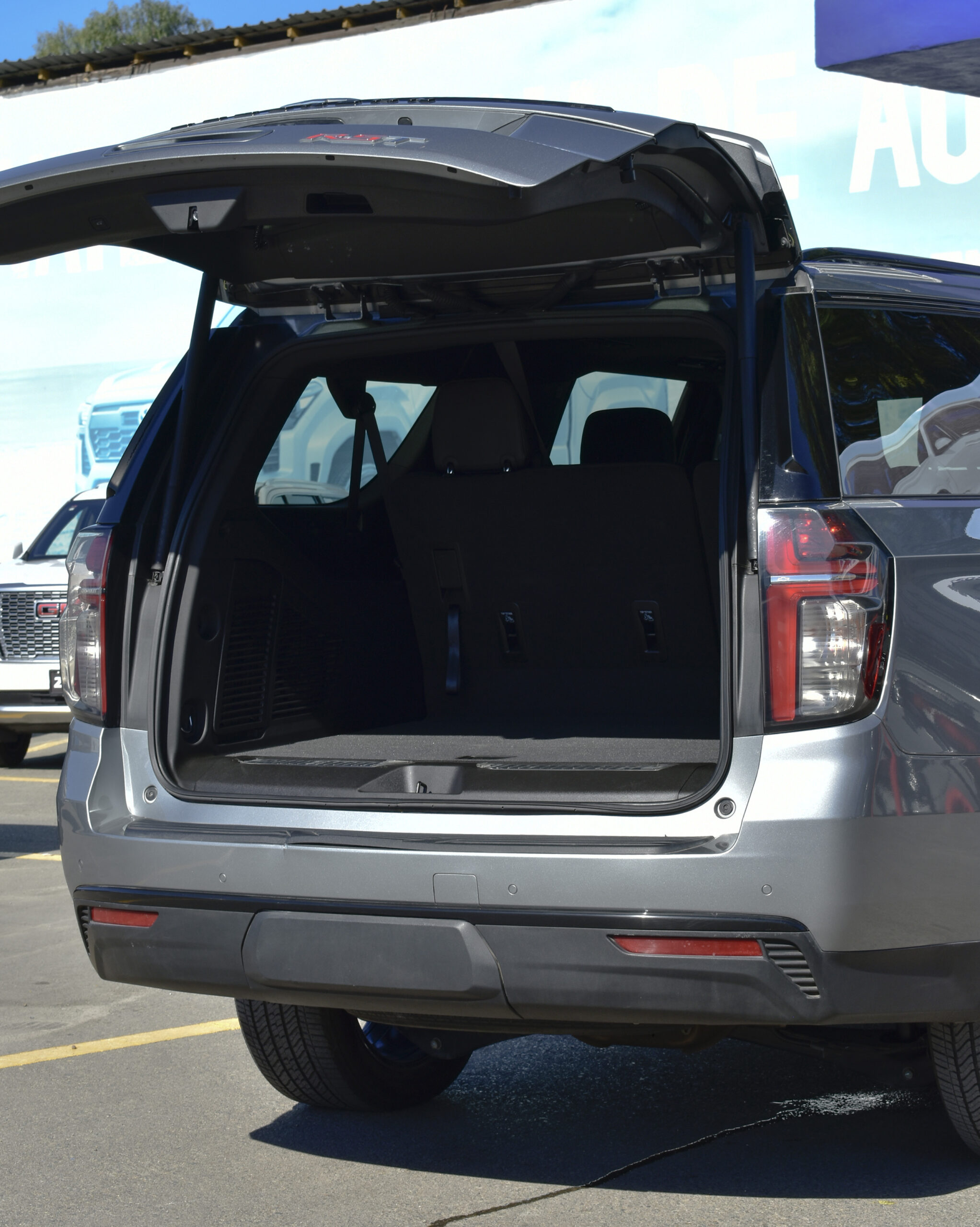 CHEVROLET SUBURBAN RST 2024