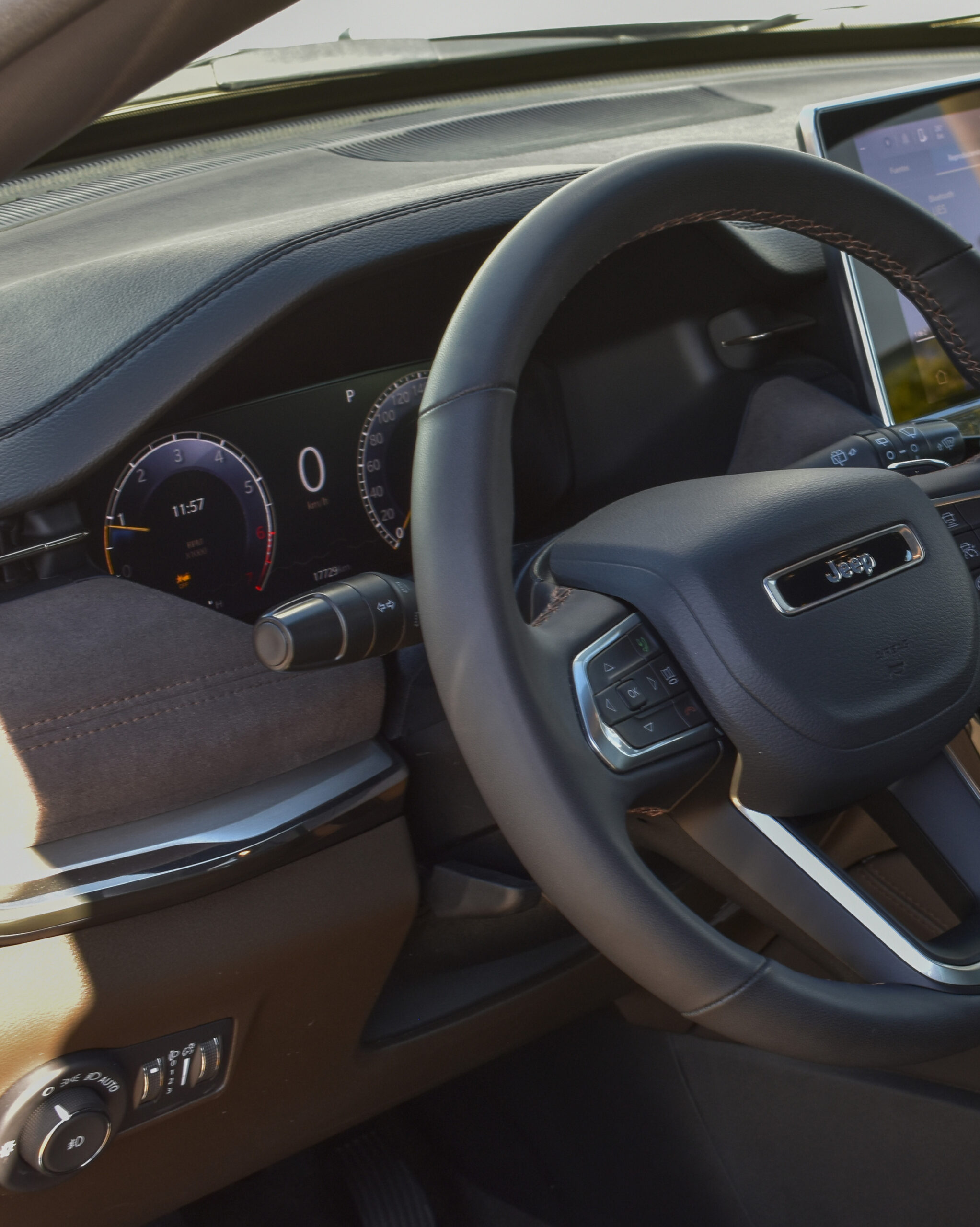 JEEP COMMANDER OVERLAND 2025