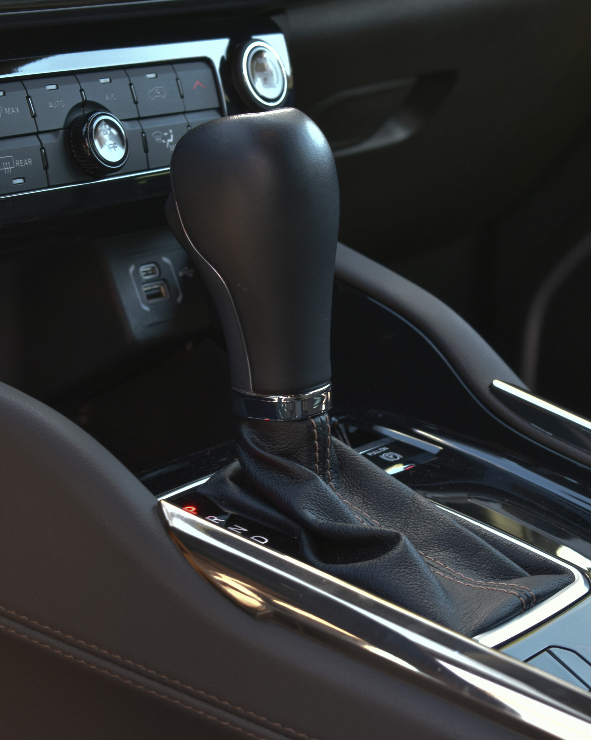 JEEP COMMANDER OVERLAND 2025