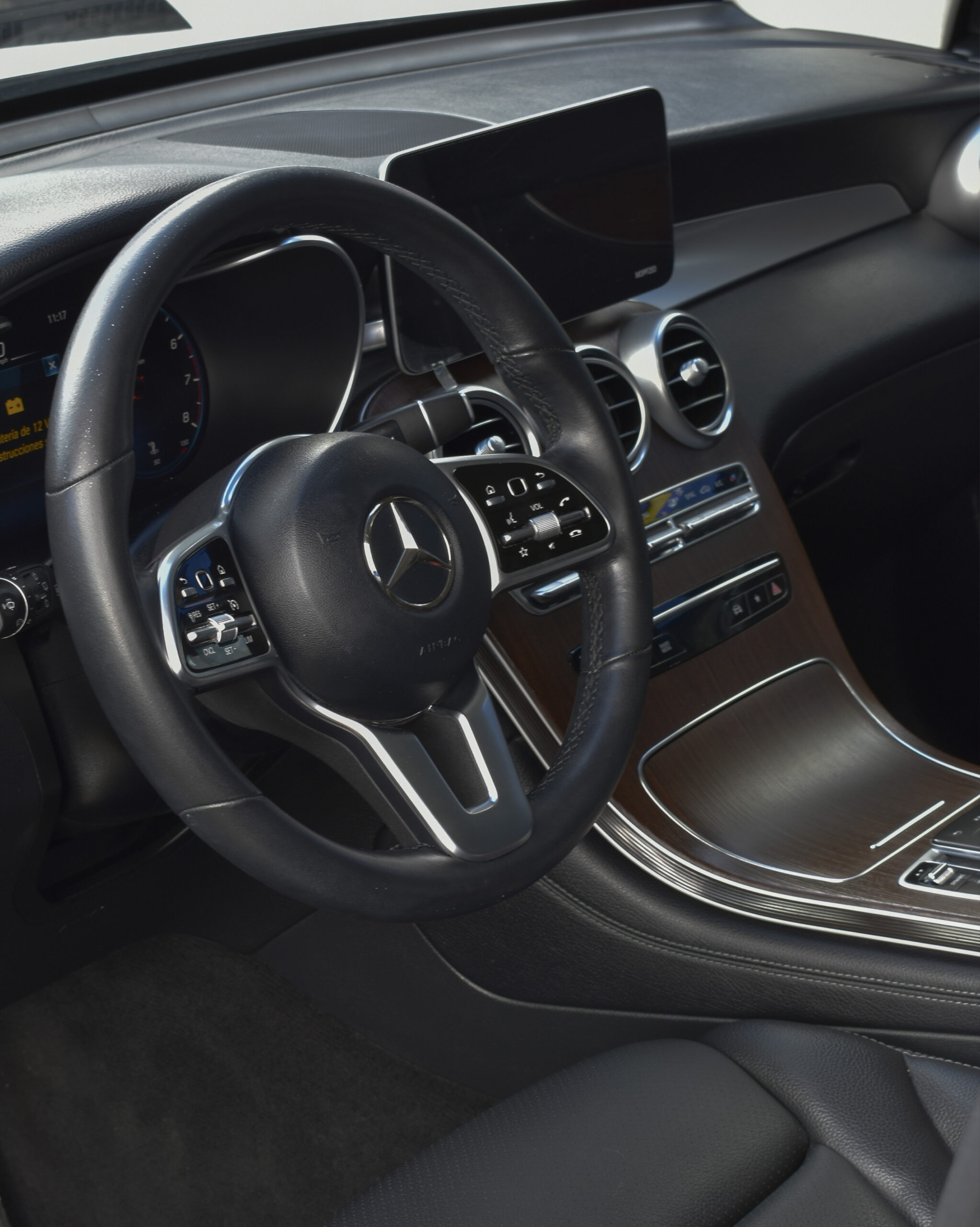 MERCEDES BENZ GLC300 COMFORT 2021