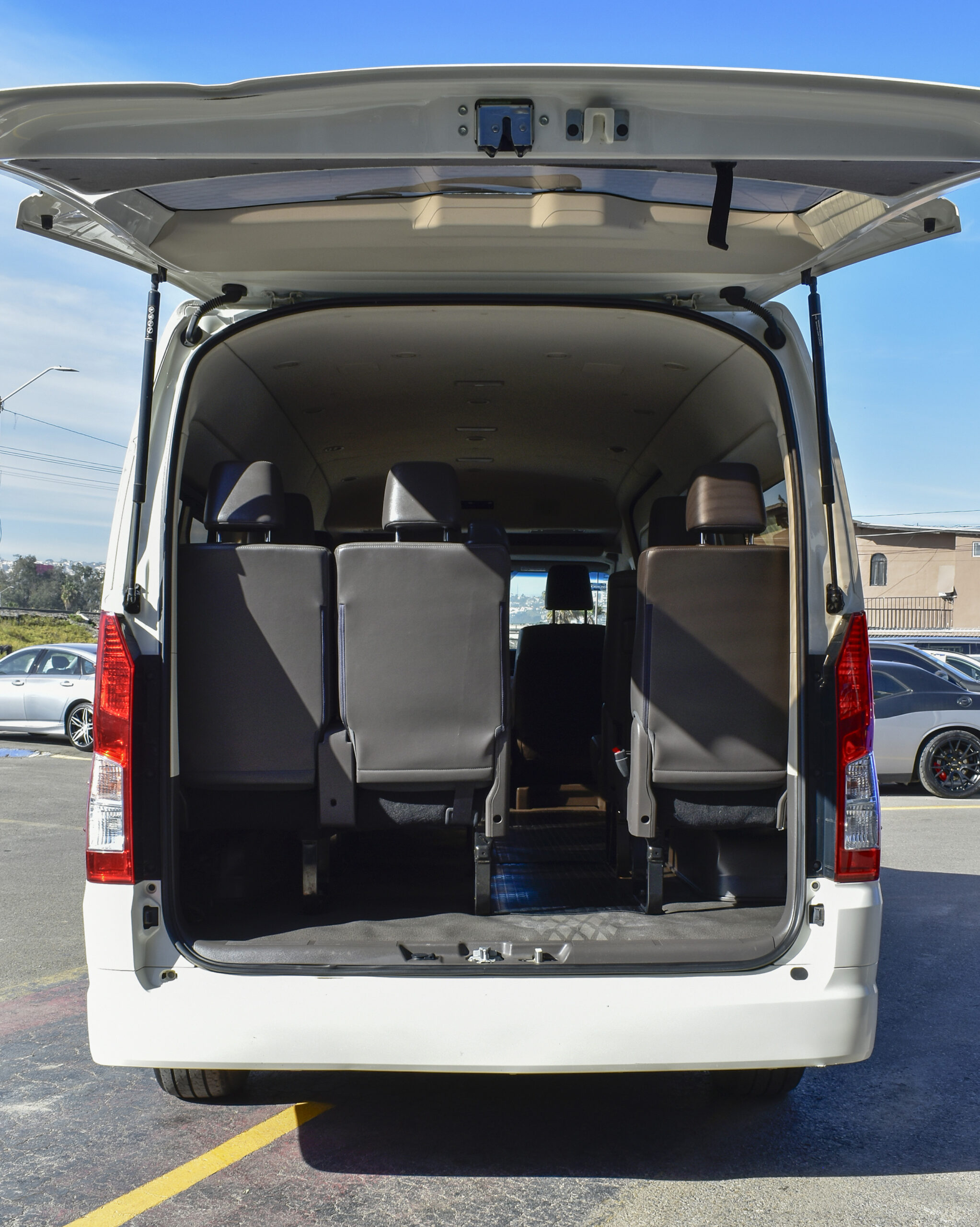 TOYOTA HIACE 12 PASAJEROS 2021