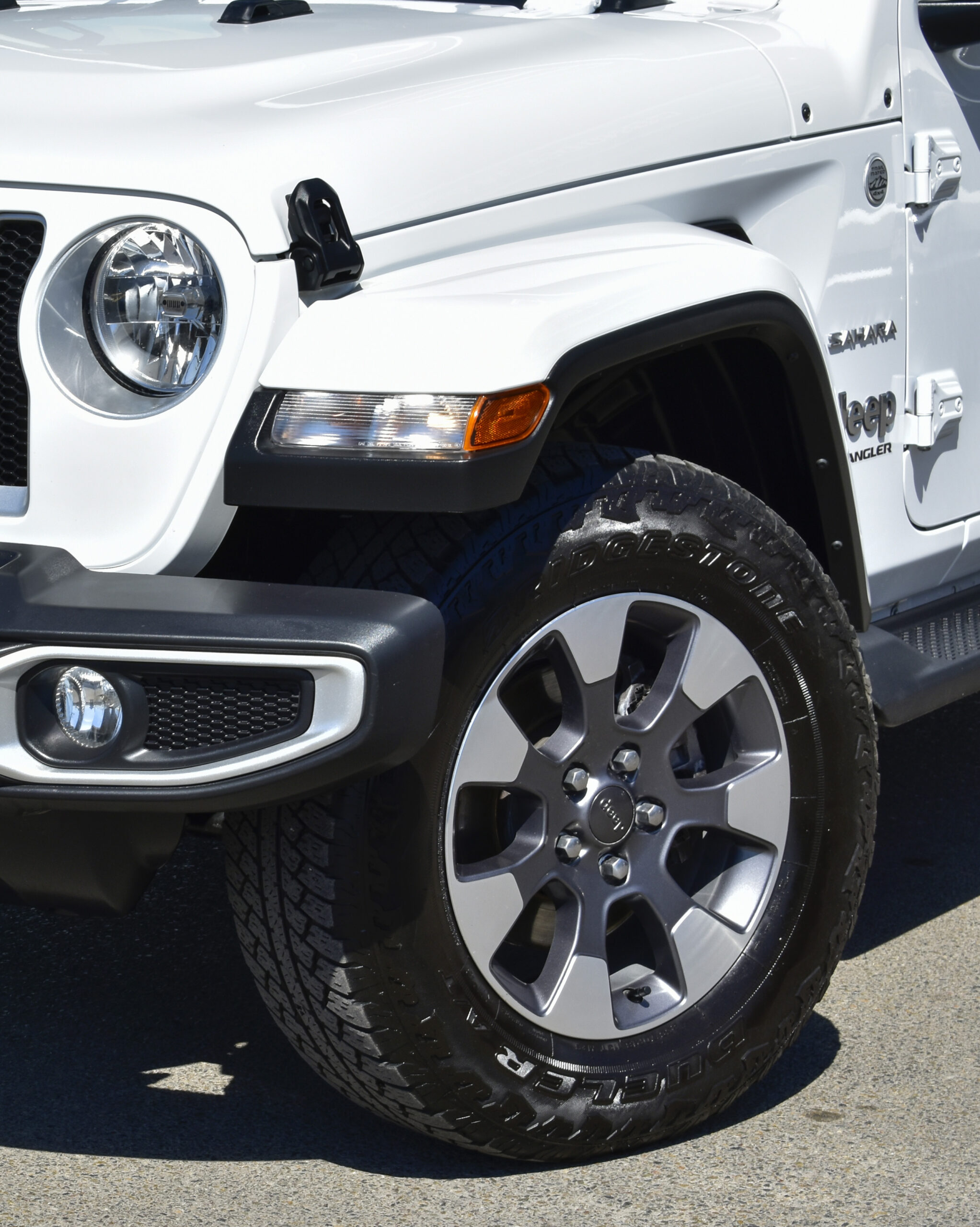 JEEP WRANGLER UNLTD SAHARA 2023