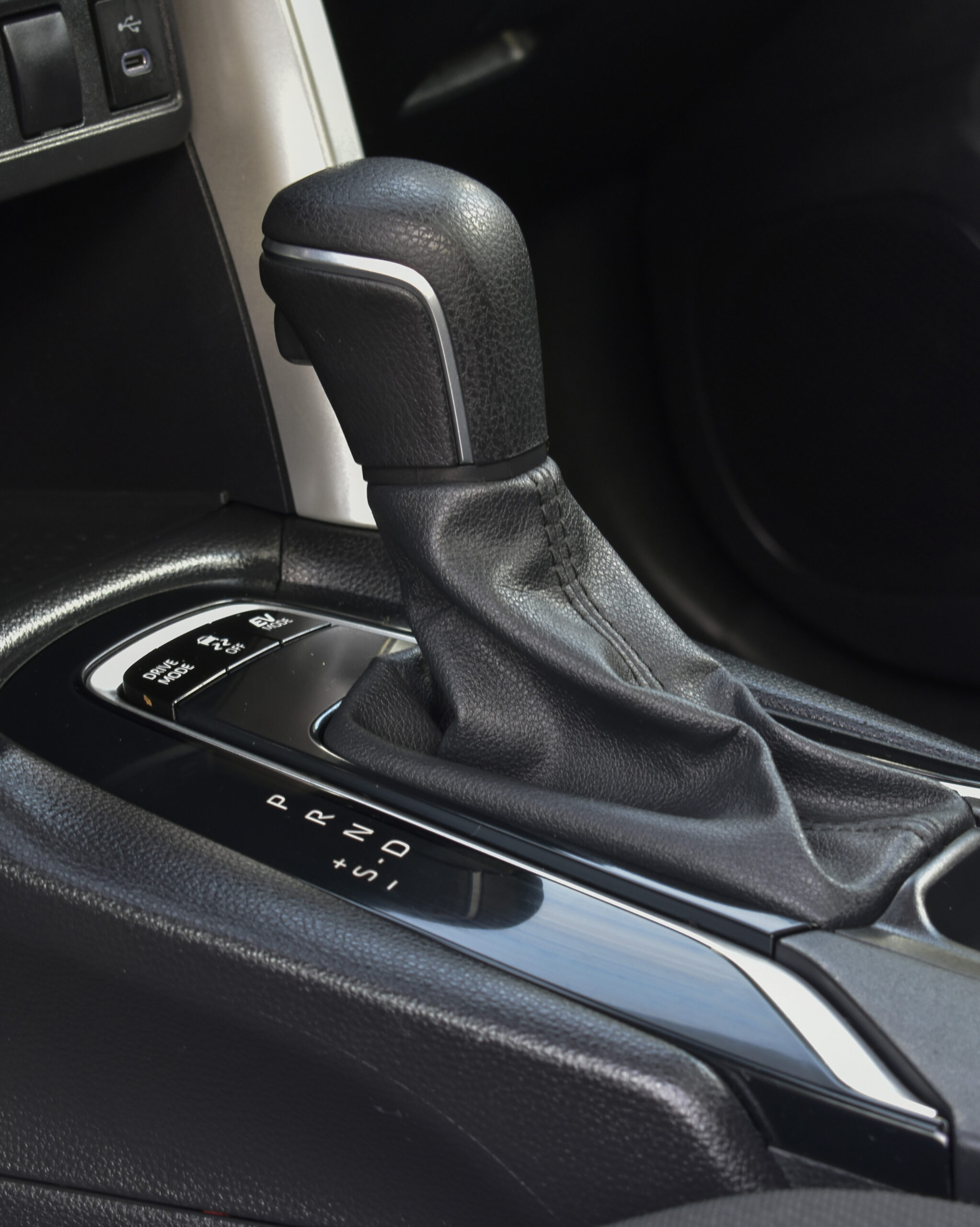 TOYOTA COROLLA CROSS LE HYB 2024