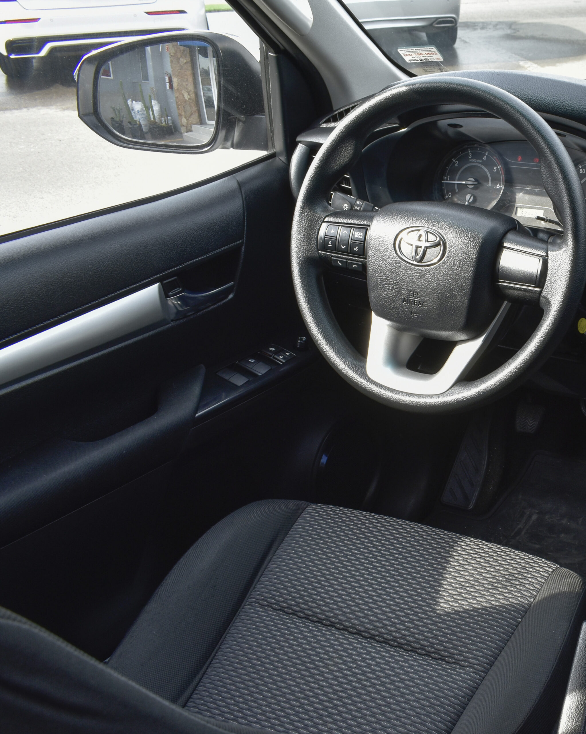 TOYOTA HILUX DIESEL 4X4 2024