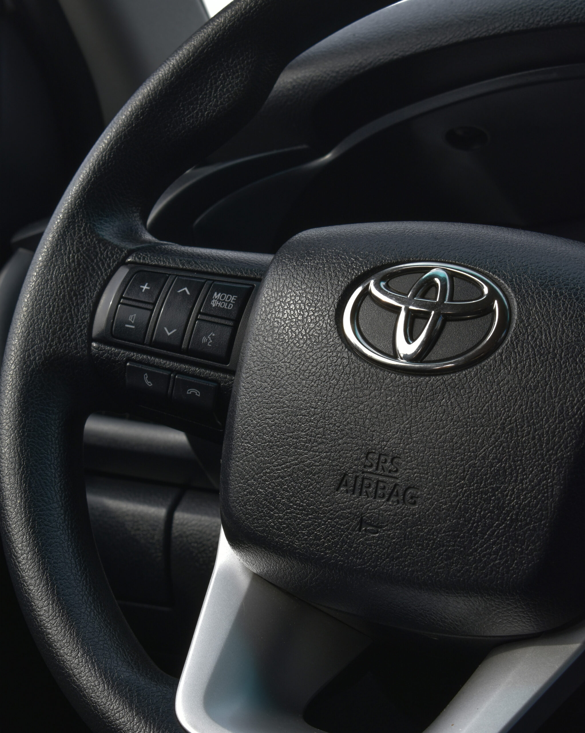 TOYOTA HILUX DIESEL 4X4 2024