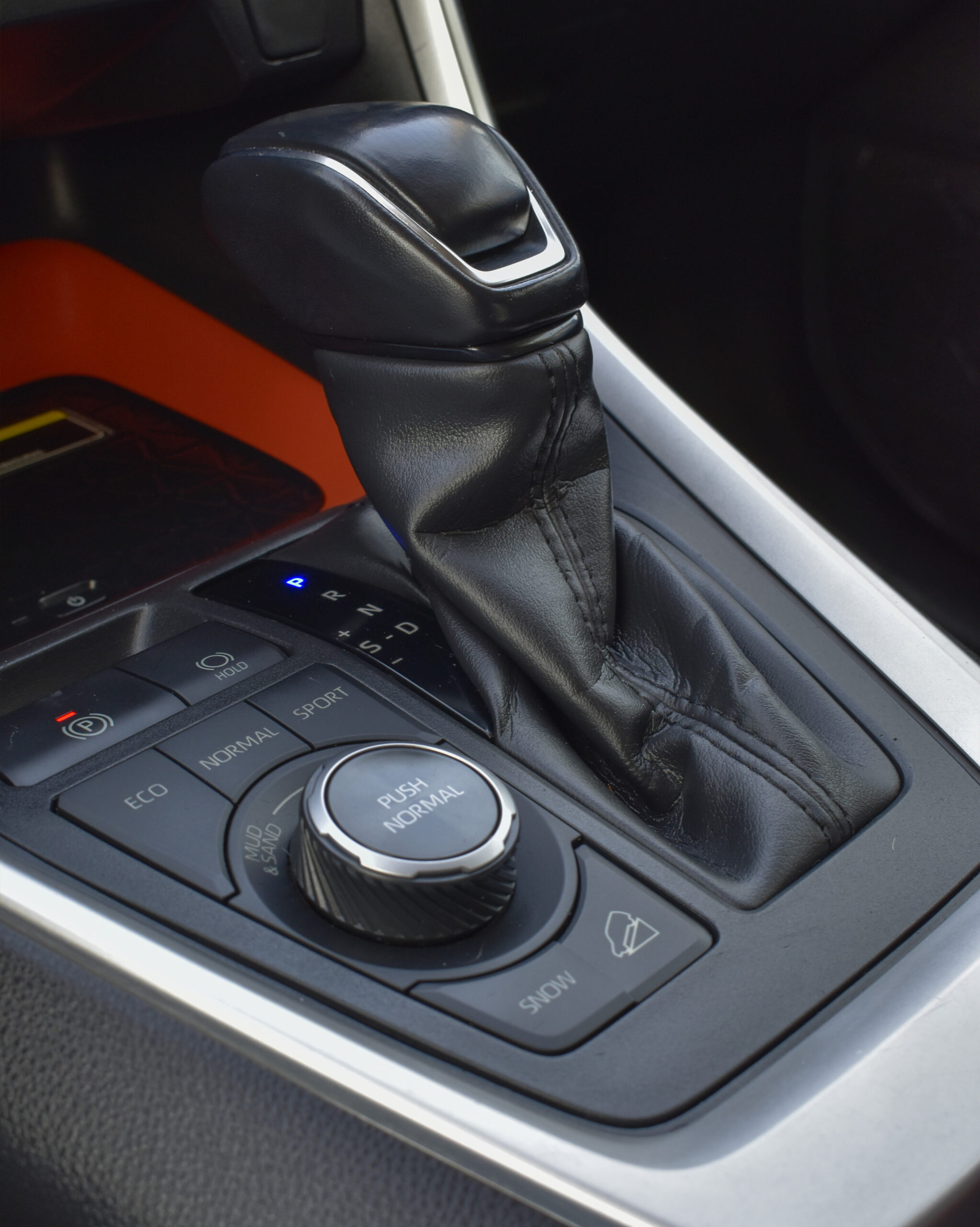 TOYOTA RAV4 ADVENTURE 2020