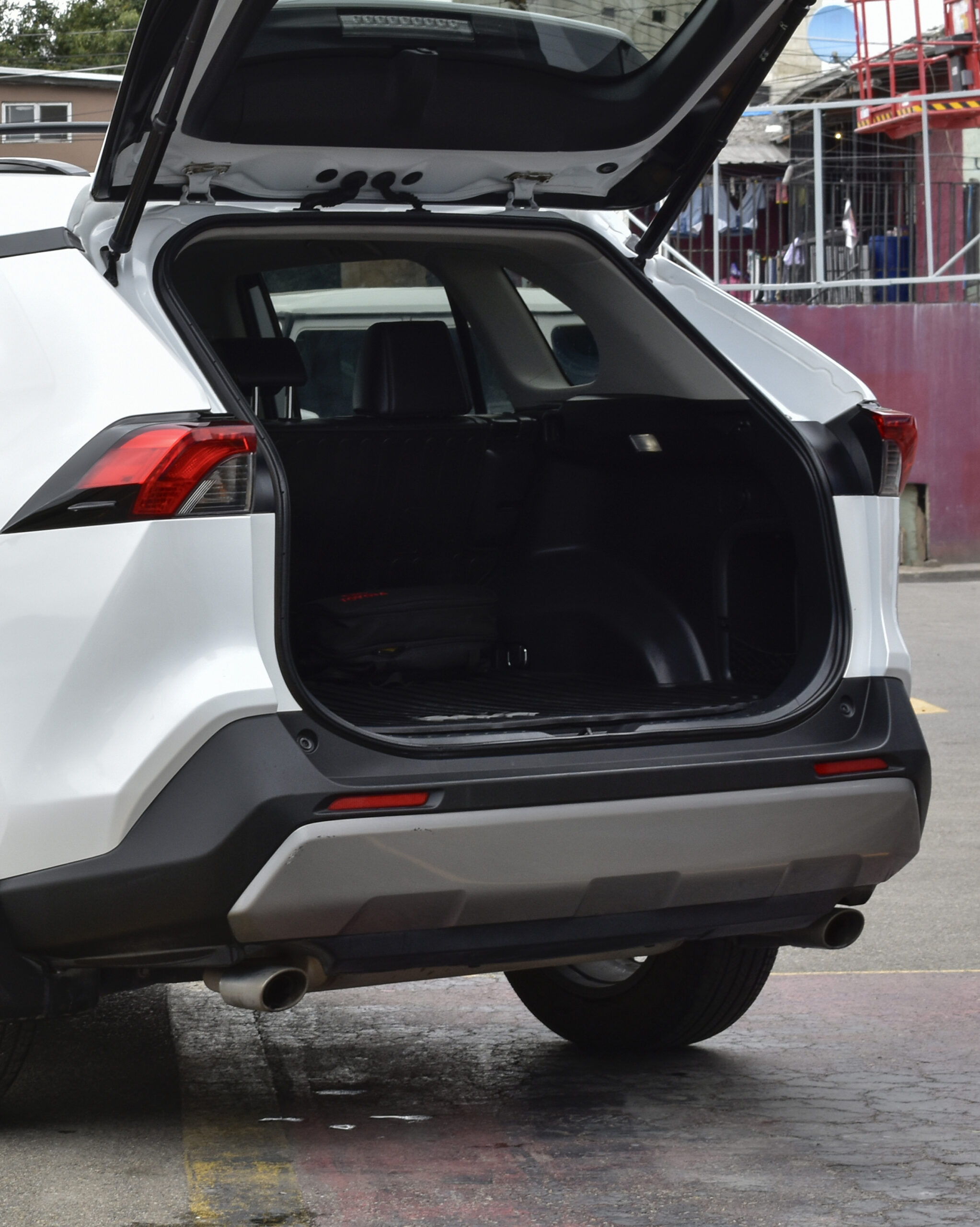 TOYOTA RAV4 LIMITED HV 2023