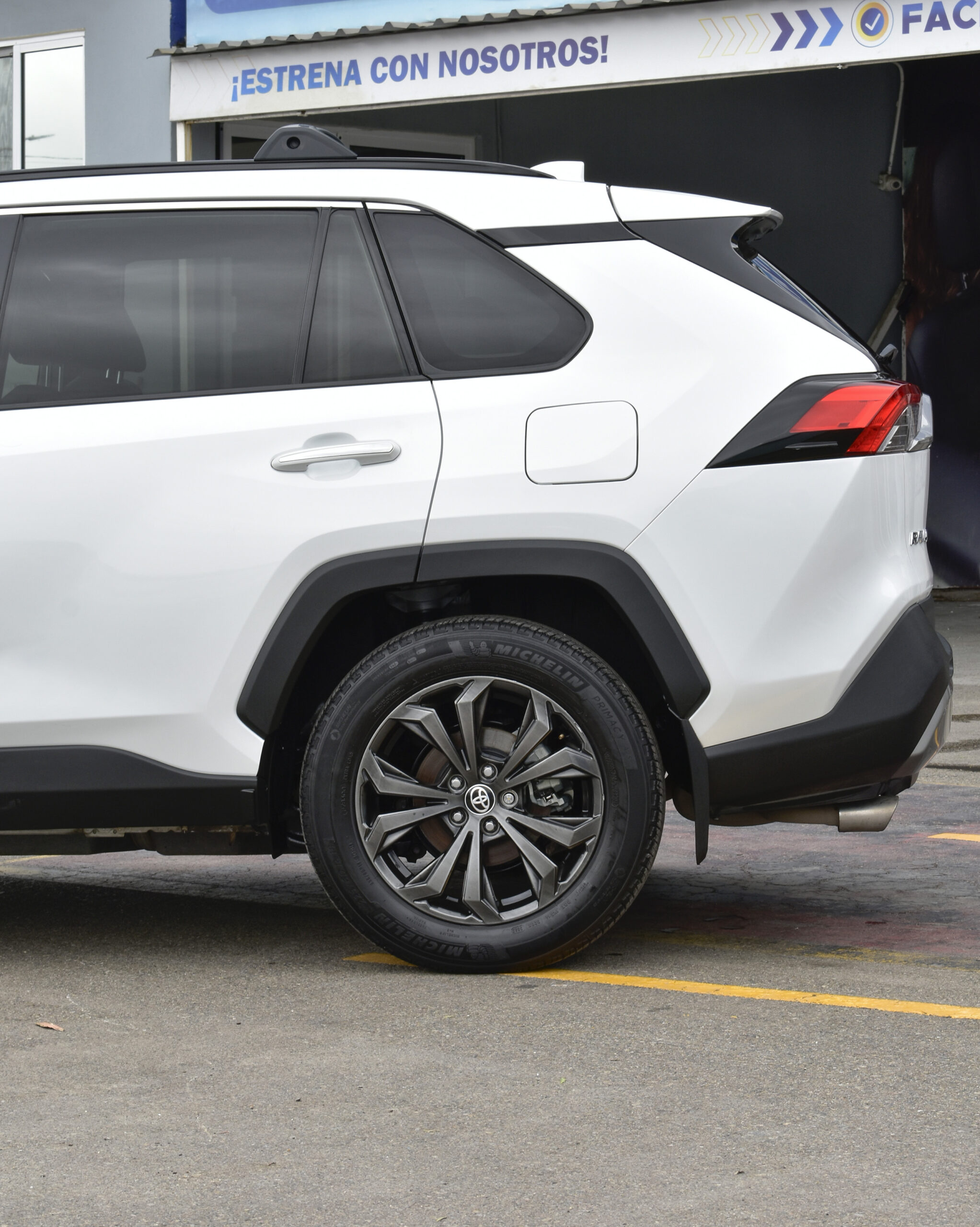 TOYOTA RAV4 LIMITED HV 2023