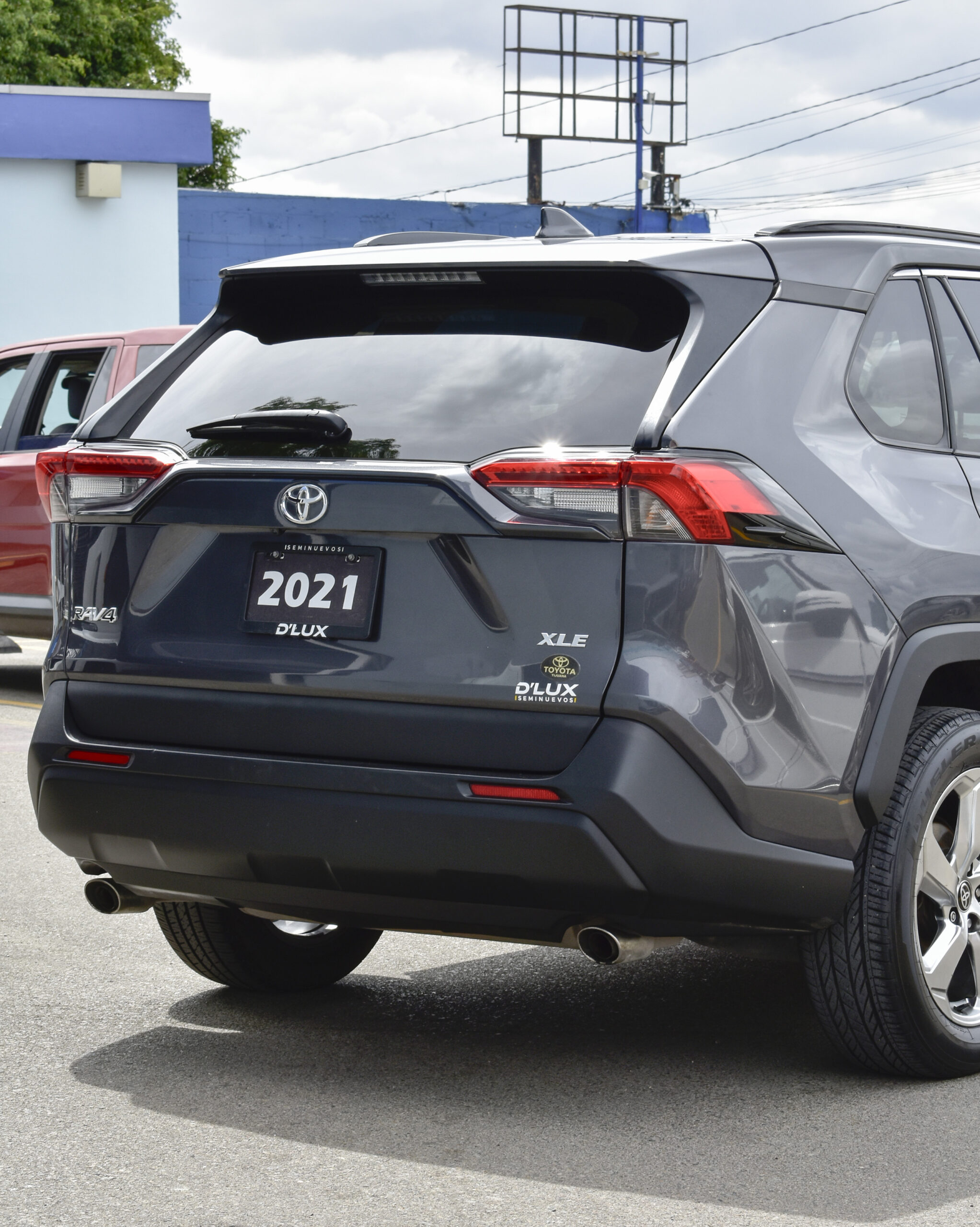 TOYOTA RAV4 XLE 2021