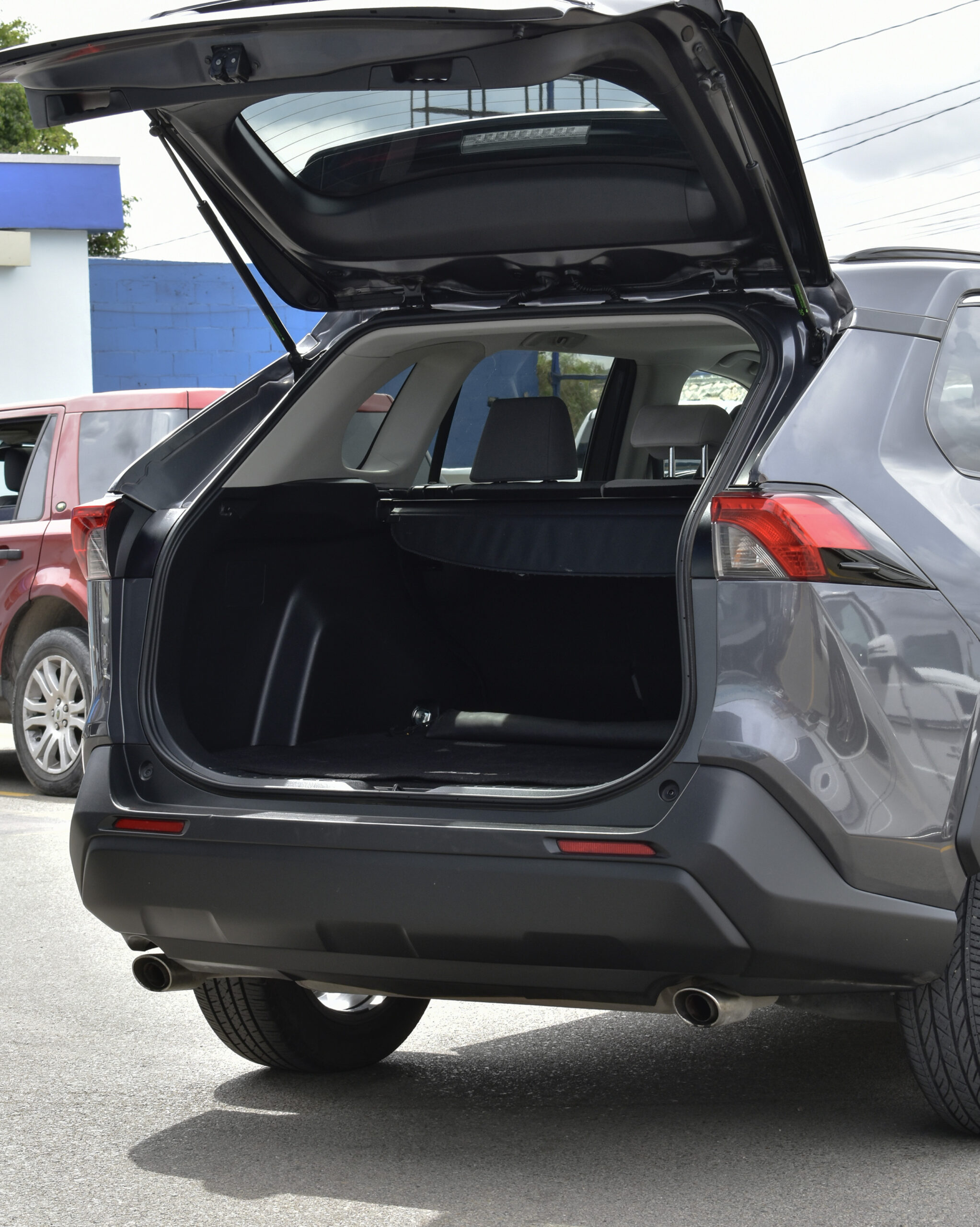 TOYOTA RAV4 XLE 2021