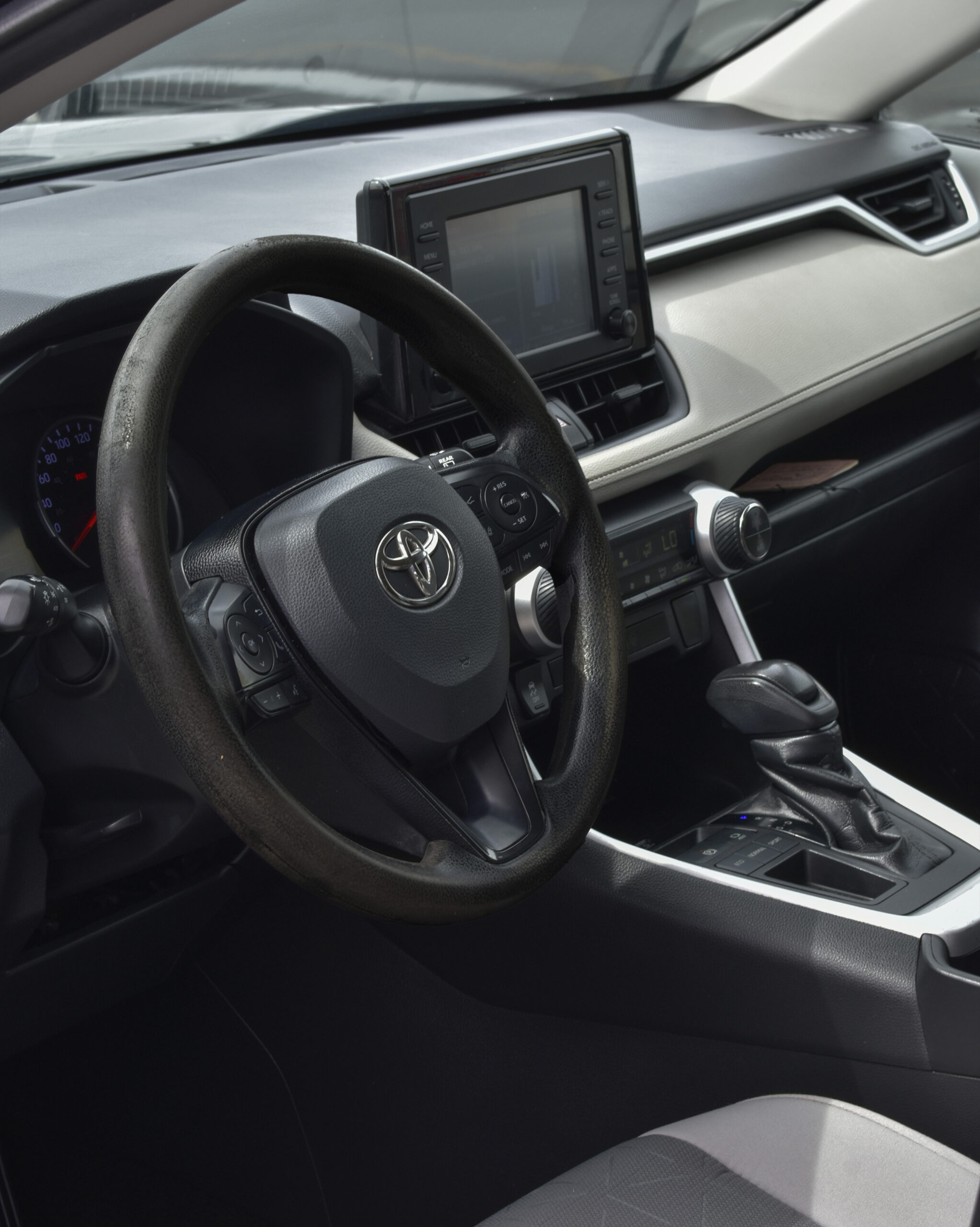 TOYOTA RAV4 XLE 2021