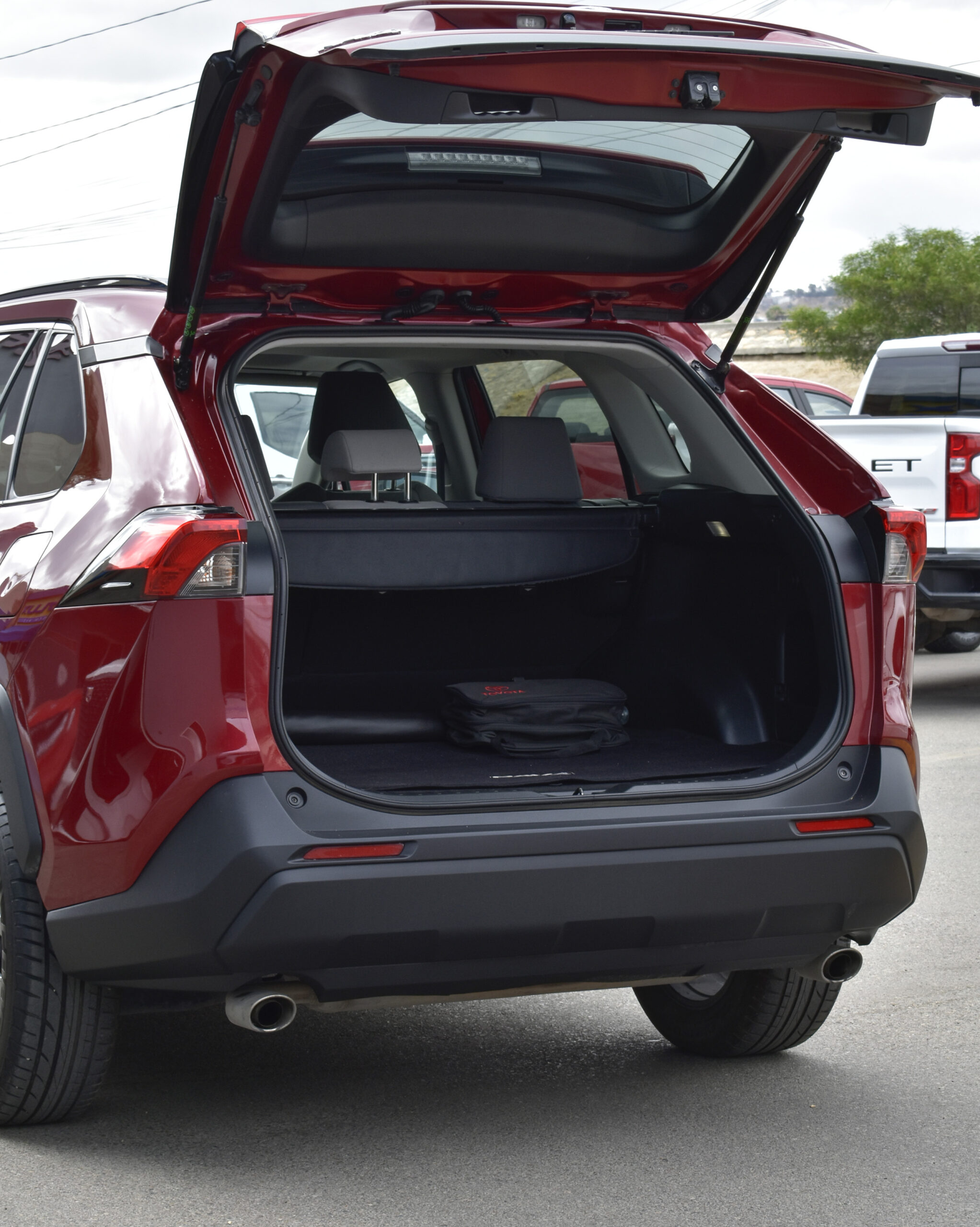 TOYOTA RAV4 XLE 2022