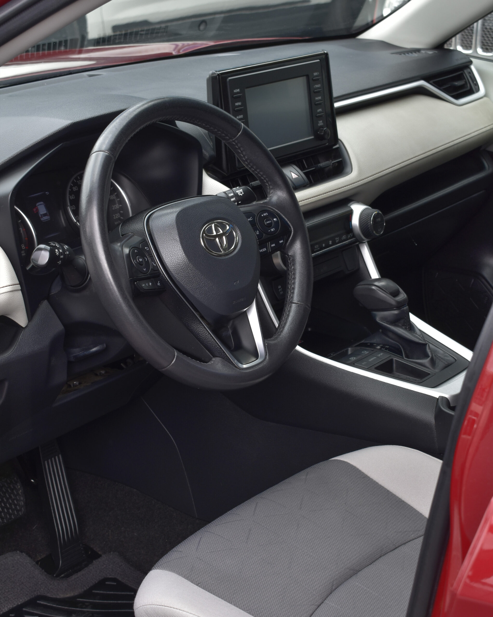 TOYOTA RAV4 XLE 2022