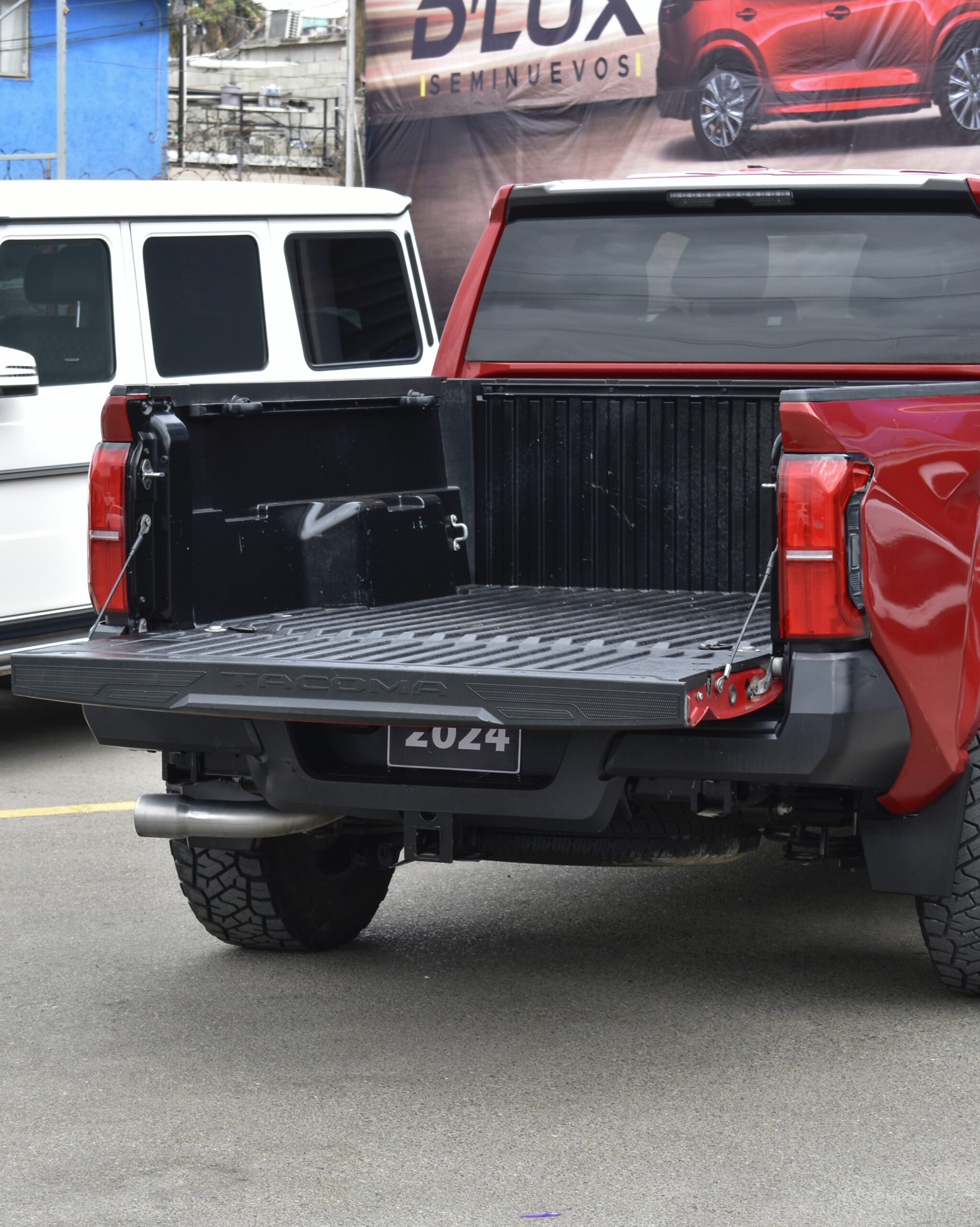 TOYOTA TACOMA SR 4X4 2024