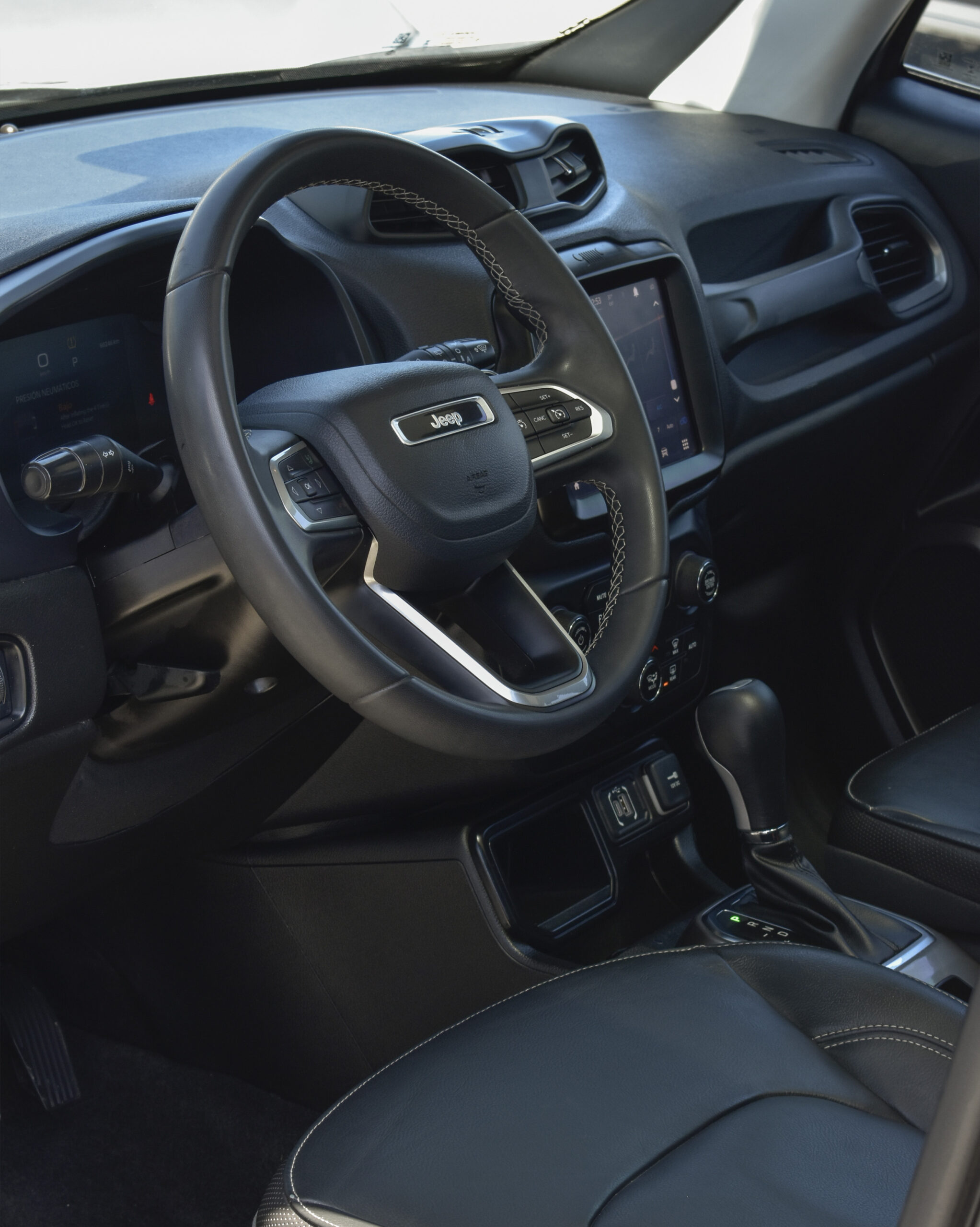 JEEP RENEGADE LIMITED 2023
