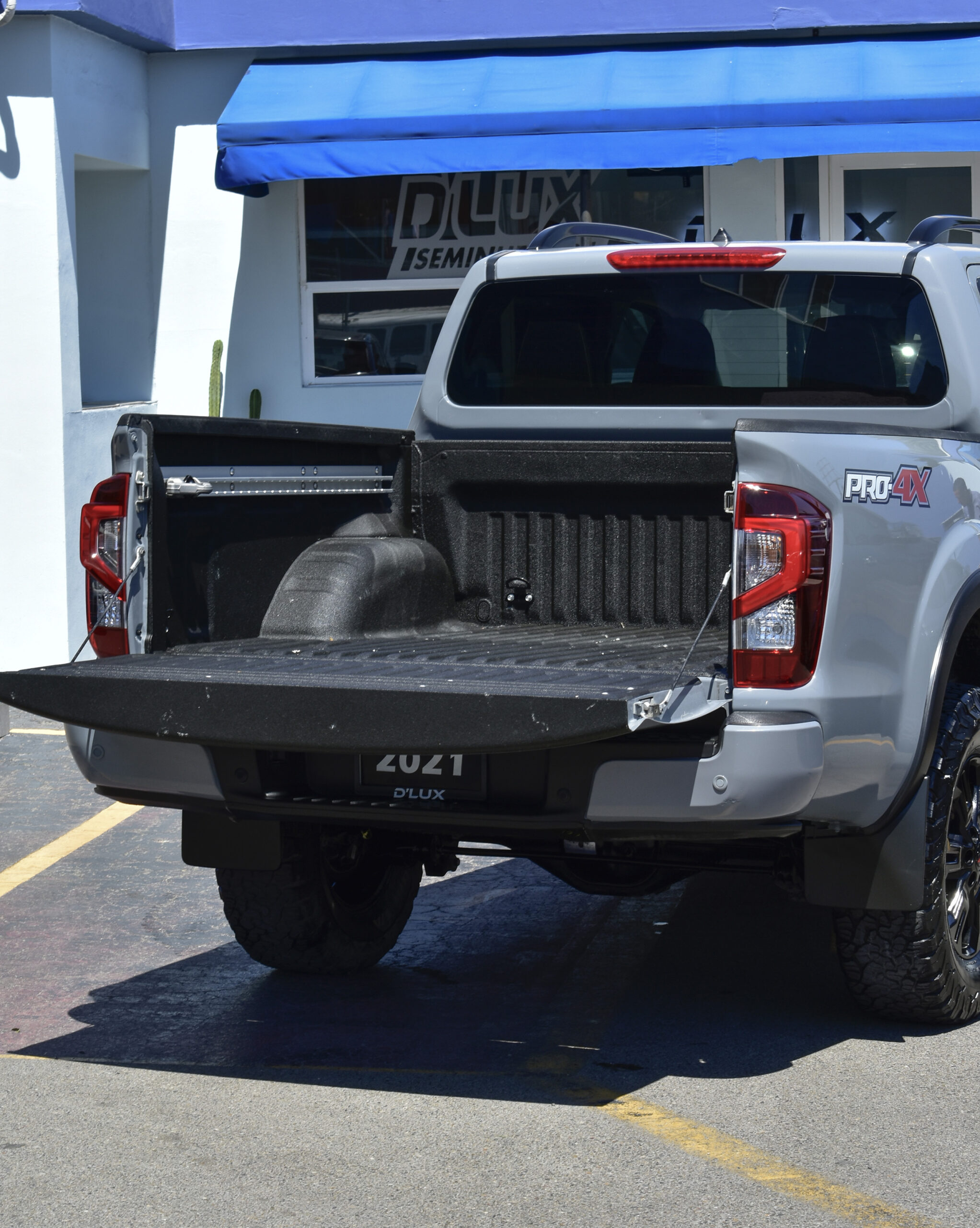 NISSAN FRONTIER PRO-4X 4X4 2021