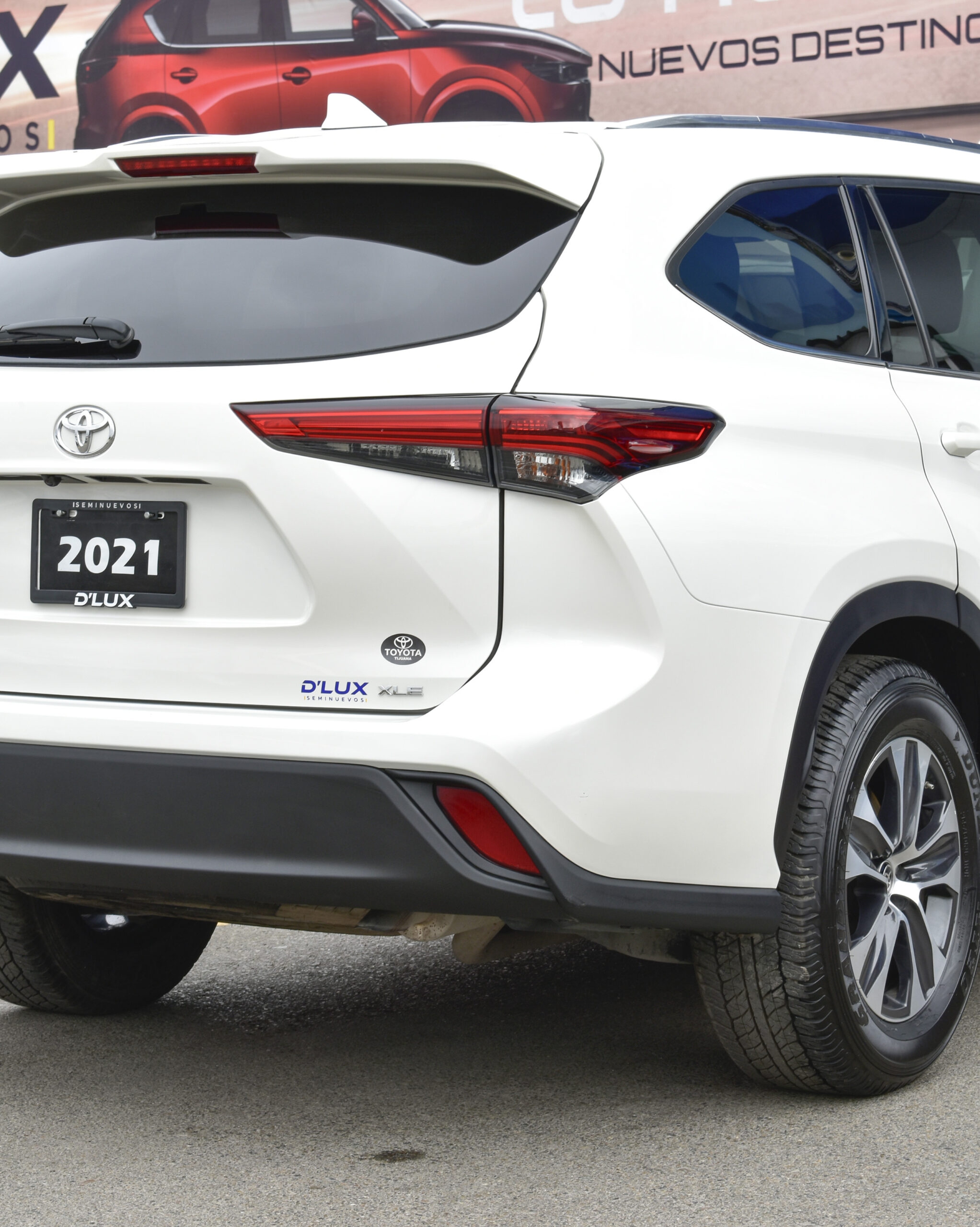TOYOTA HIGHLANDER XLE 2021