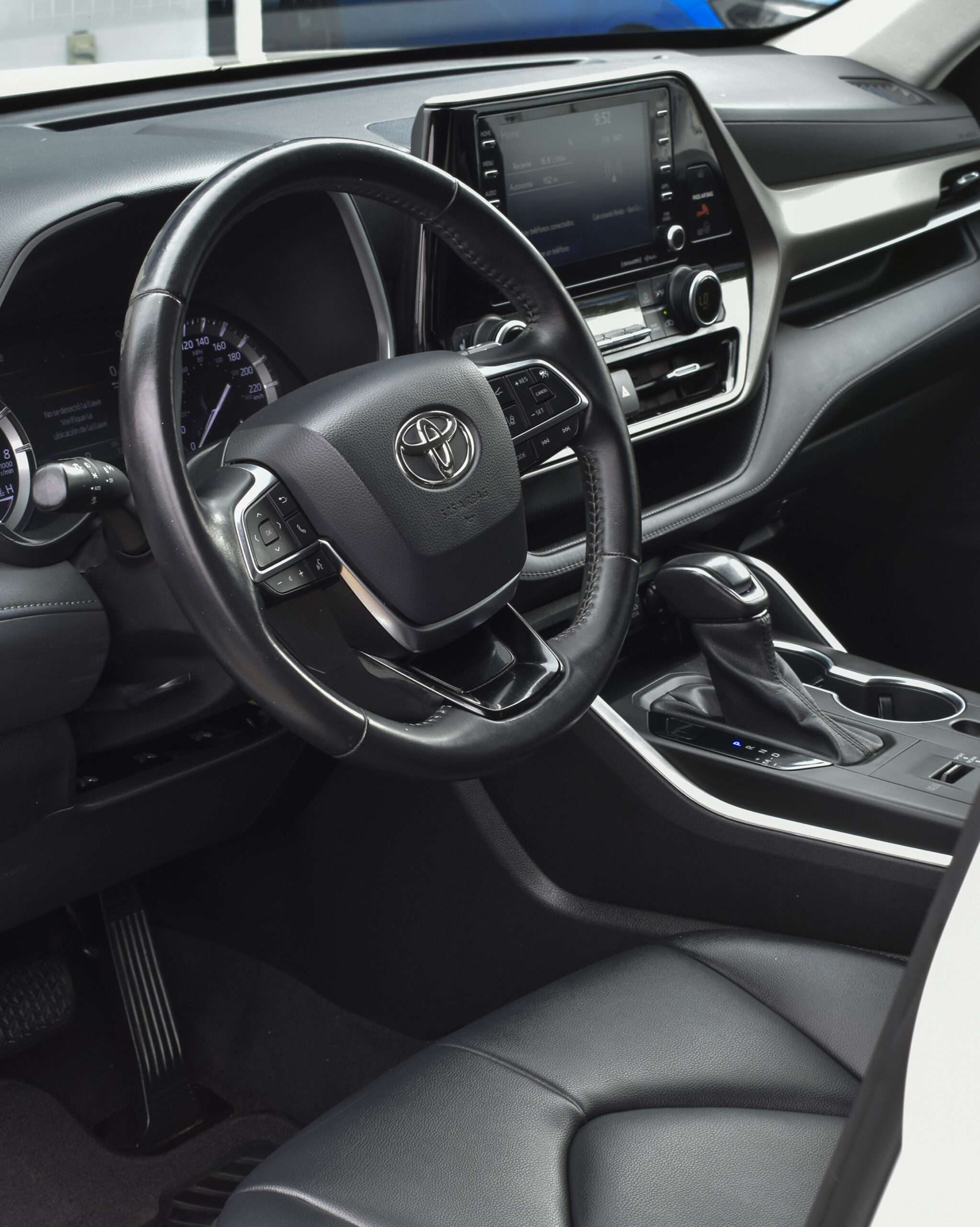 TOYOTA HIGHLANDER XLE 2021