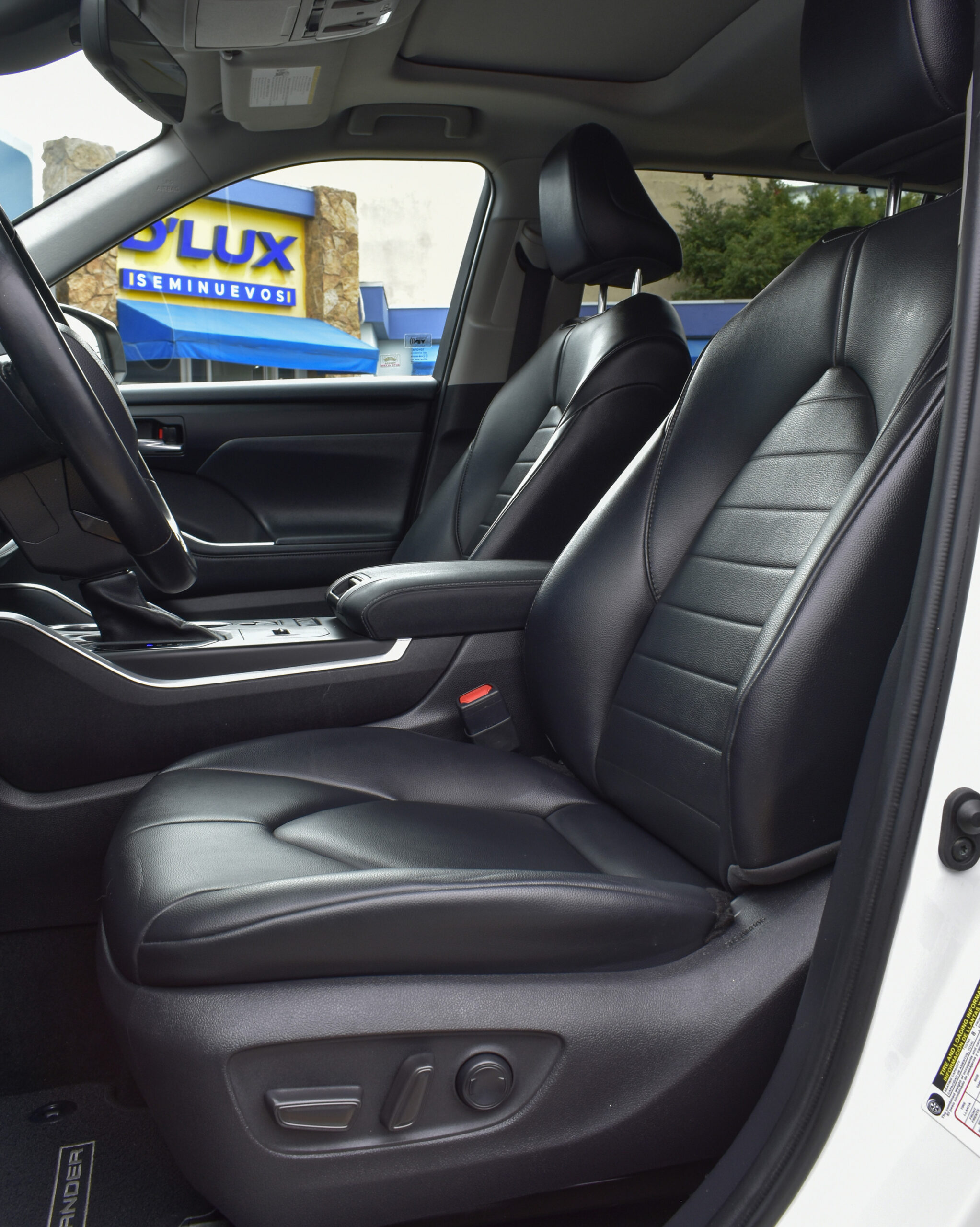 TOYOTA HIGHLANDER XLE 2021