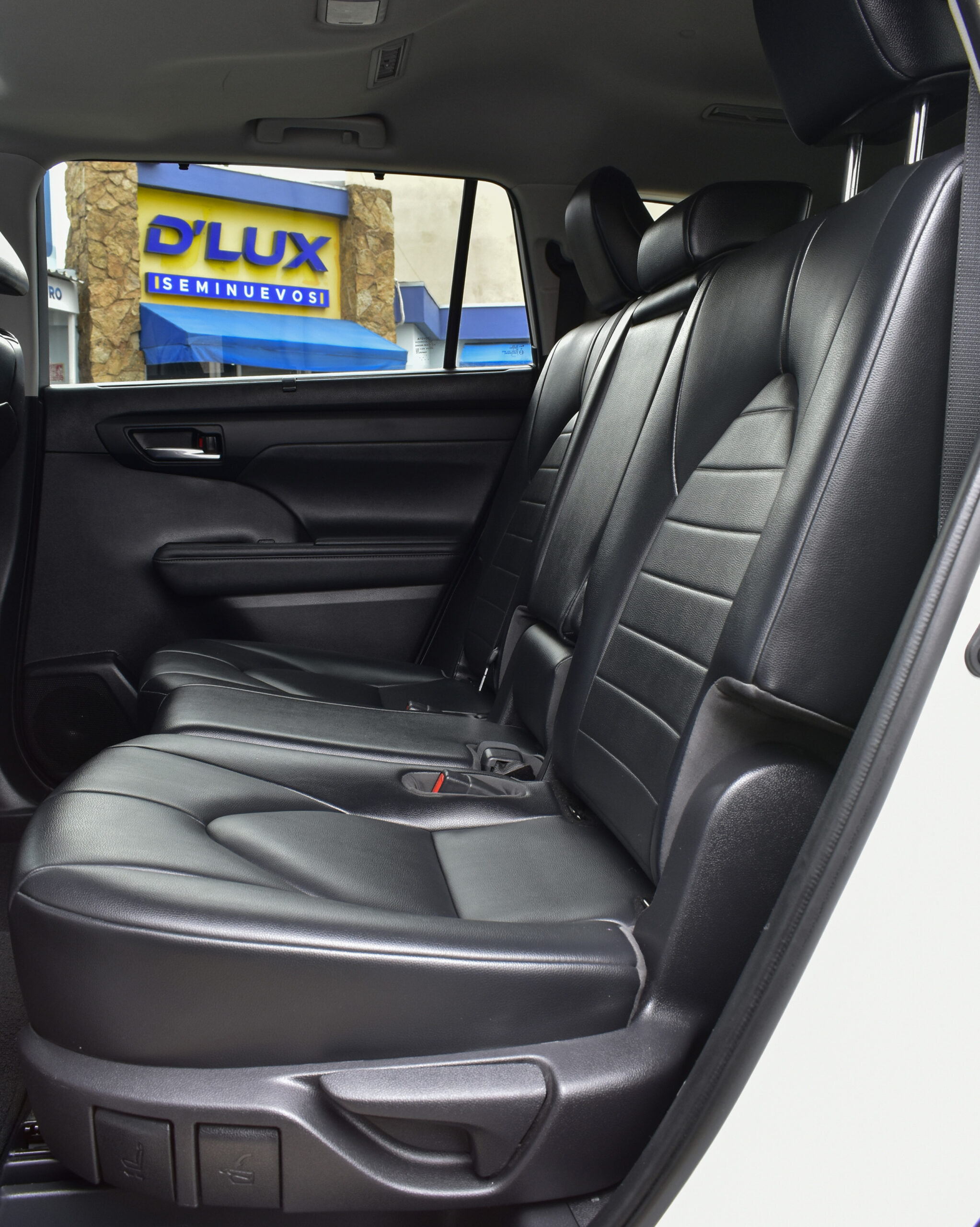 TOYOTA HIGHLANDER XLE 2021