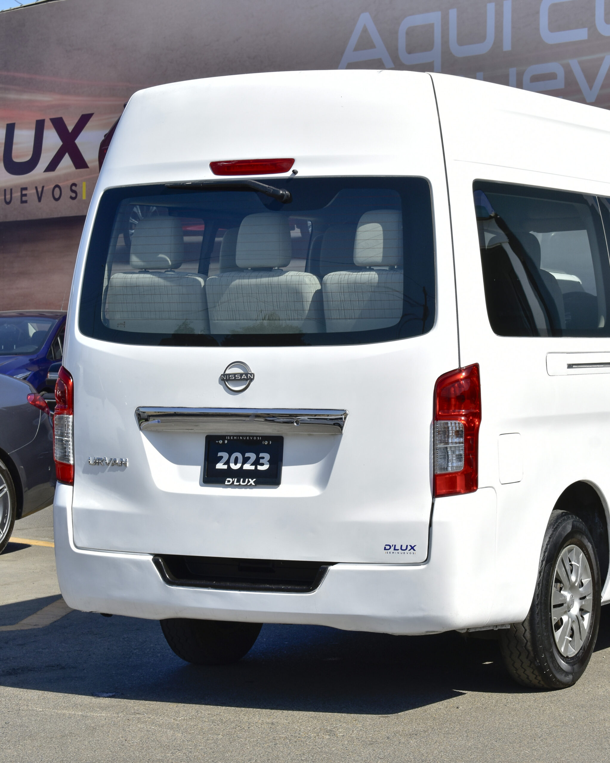 NISSAN URVAN 12 PASAJEROS 2023