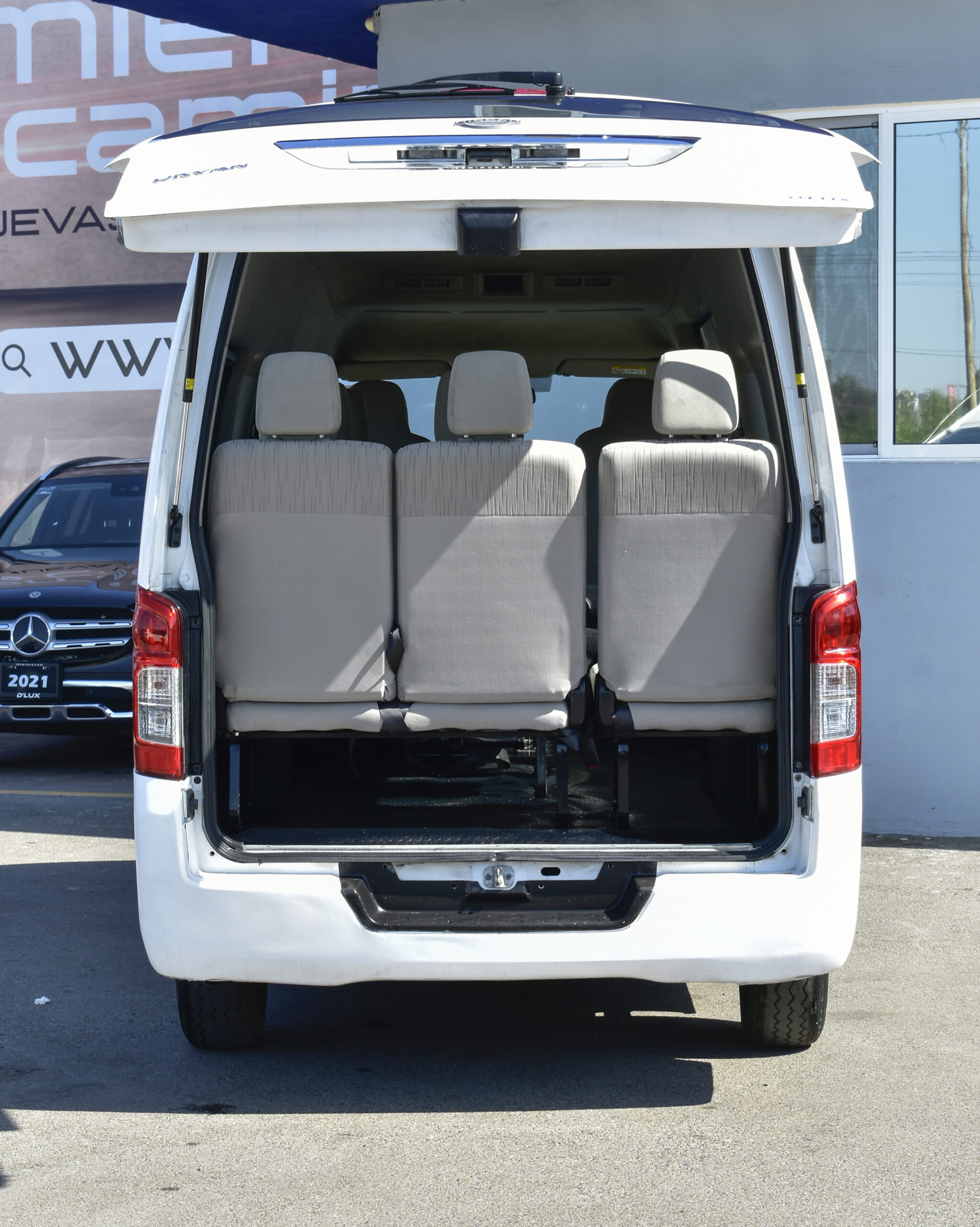 NISSAN URVAN 12 PASAJEROS 2023