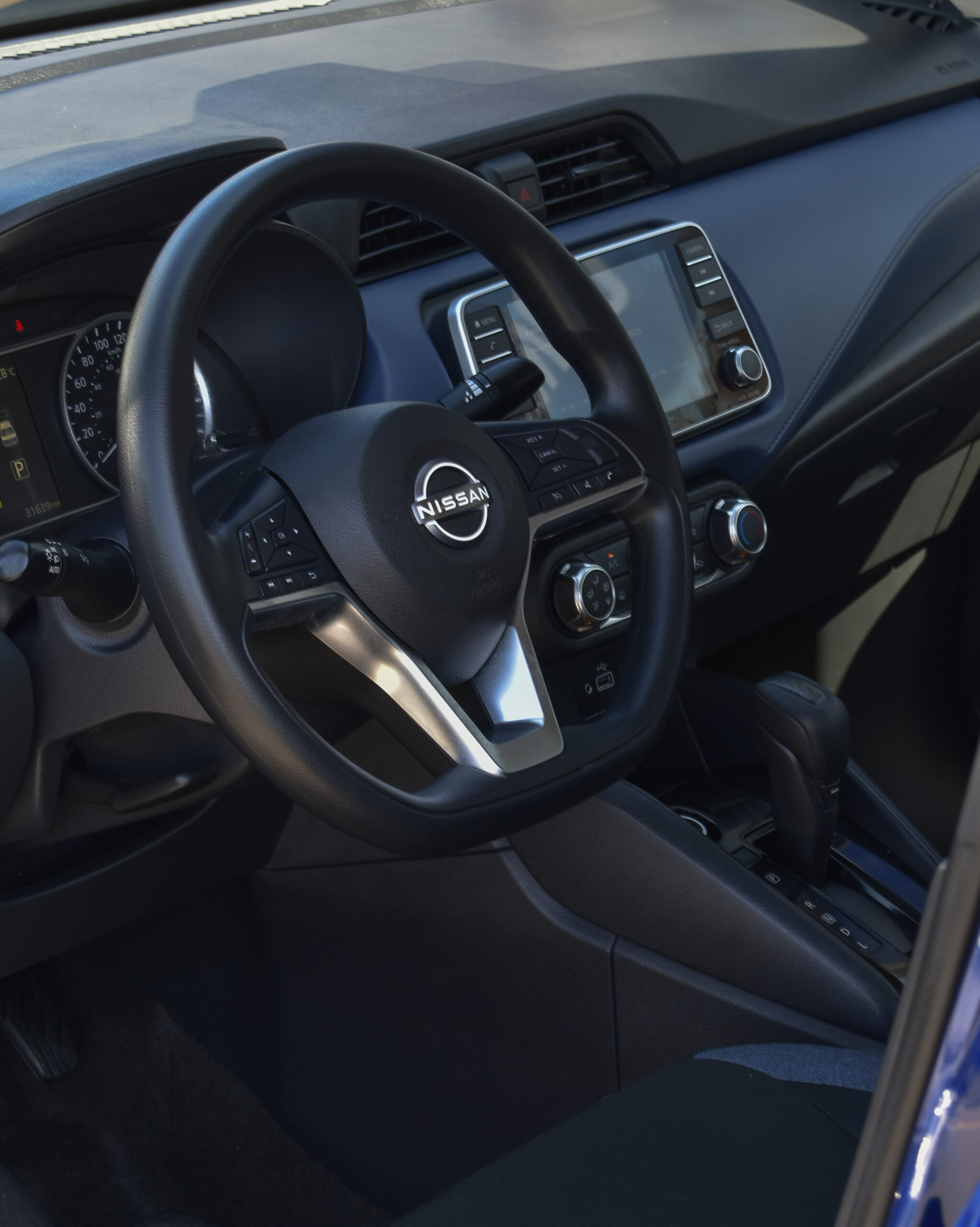 NISSAN VERSA ADVANCE 2024