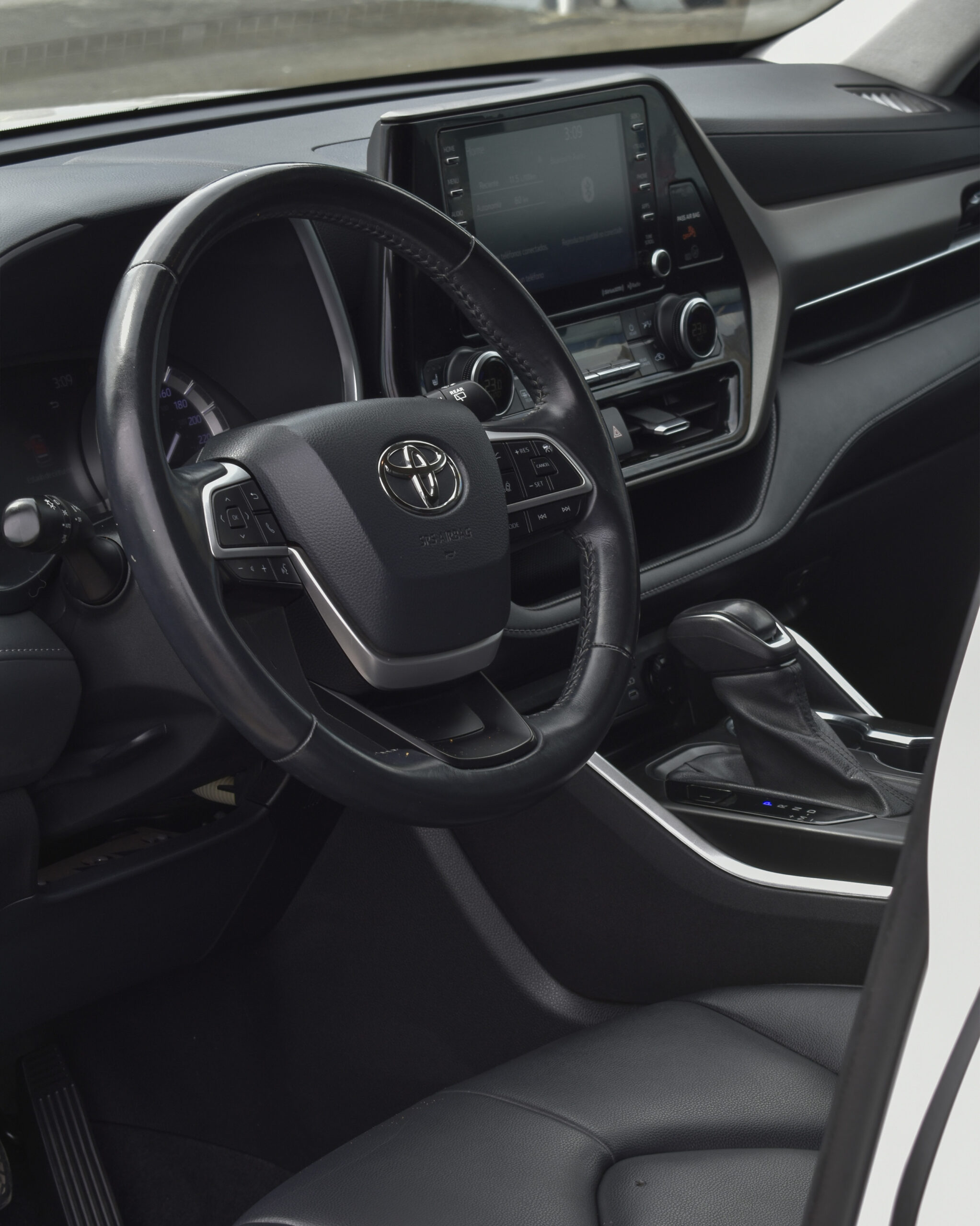 TOYOTA HIGHLANDER XLE 2022
