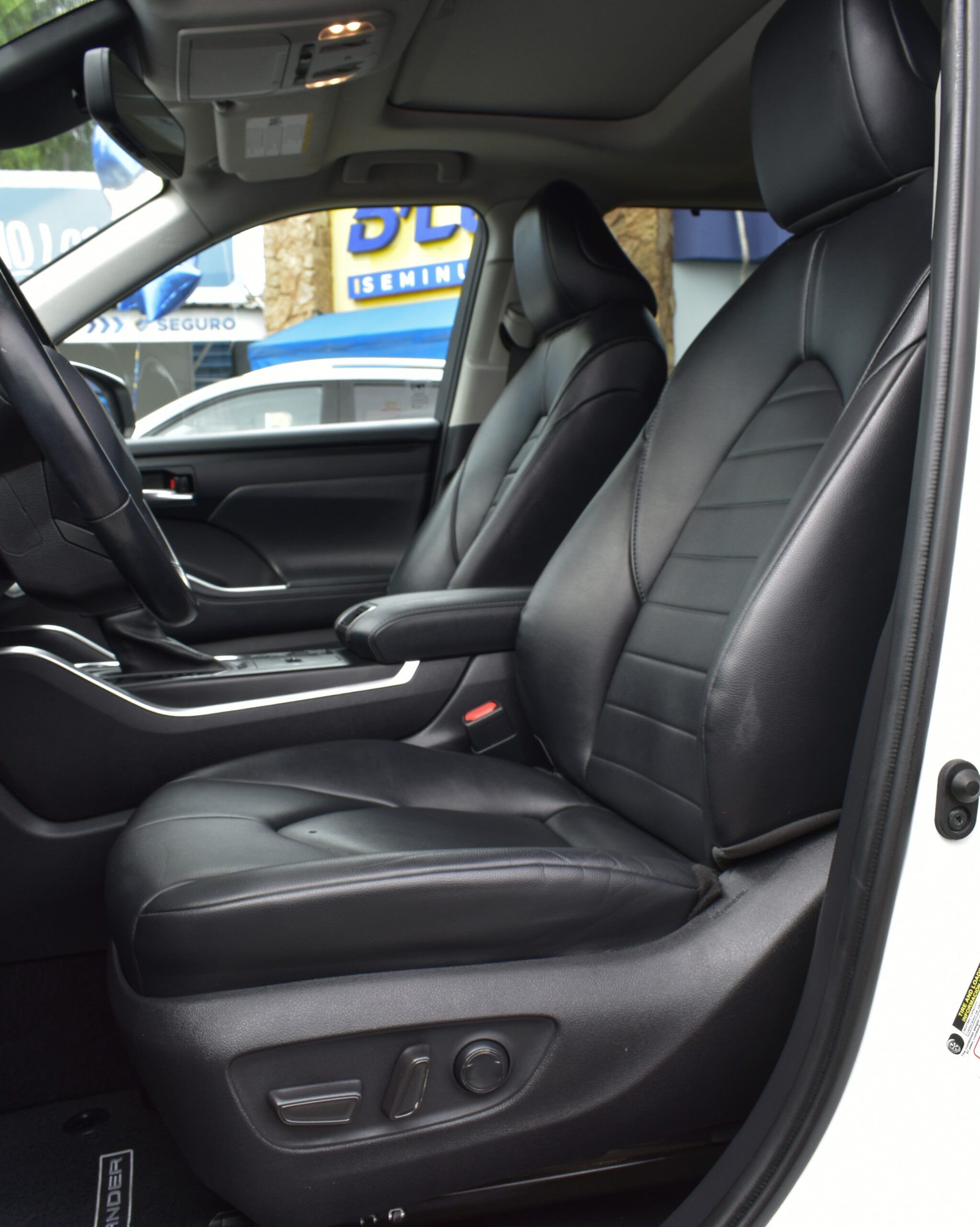 TOYOTA HIGHLANDER XLE 2022