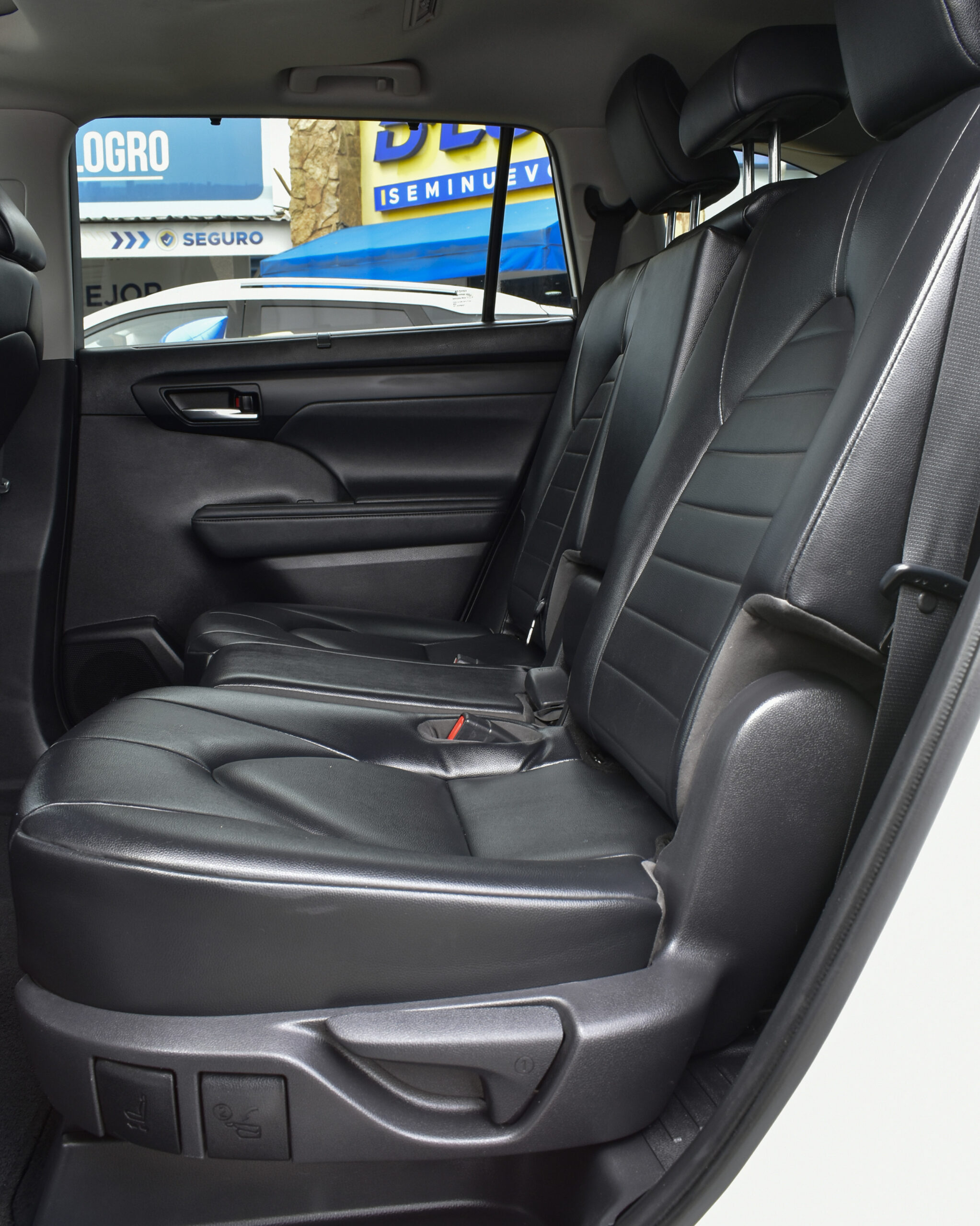 TOYOTA HIGHLANDER XLE 2022
