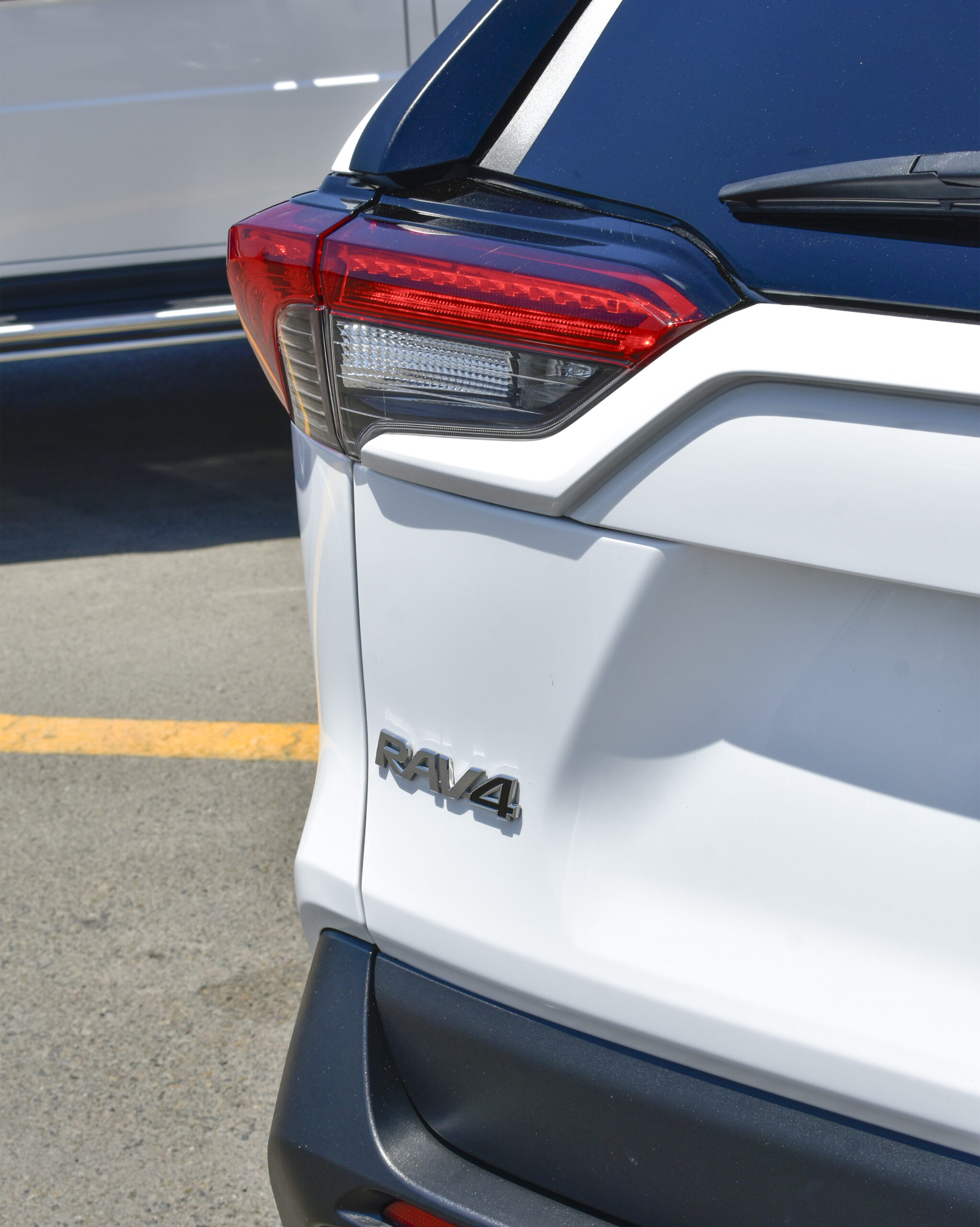 TOYOTA RAV4 XLE 2021