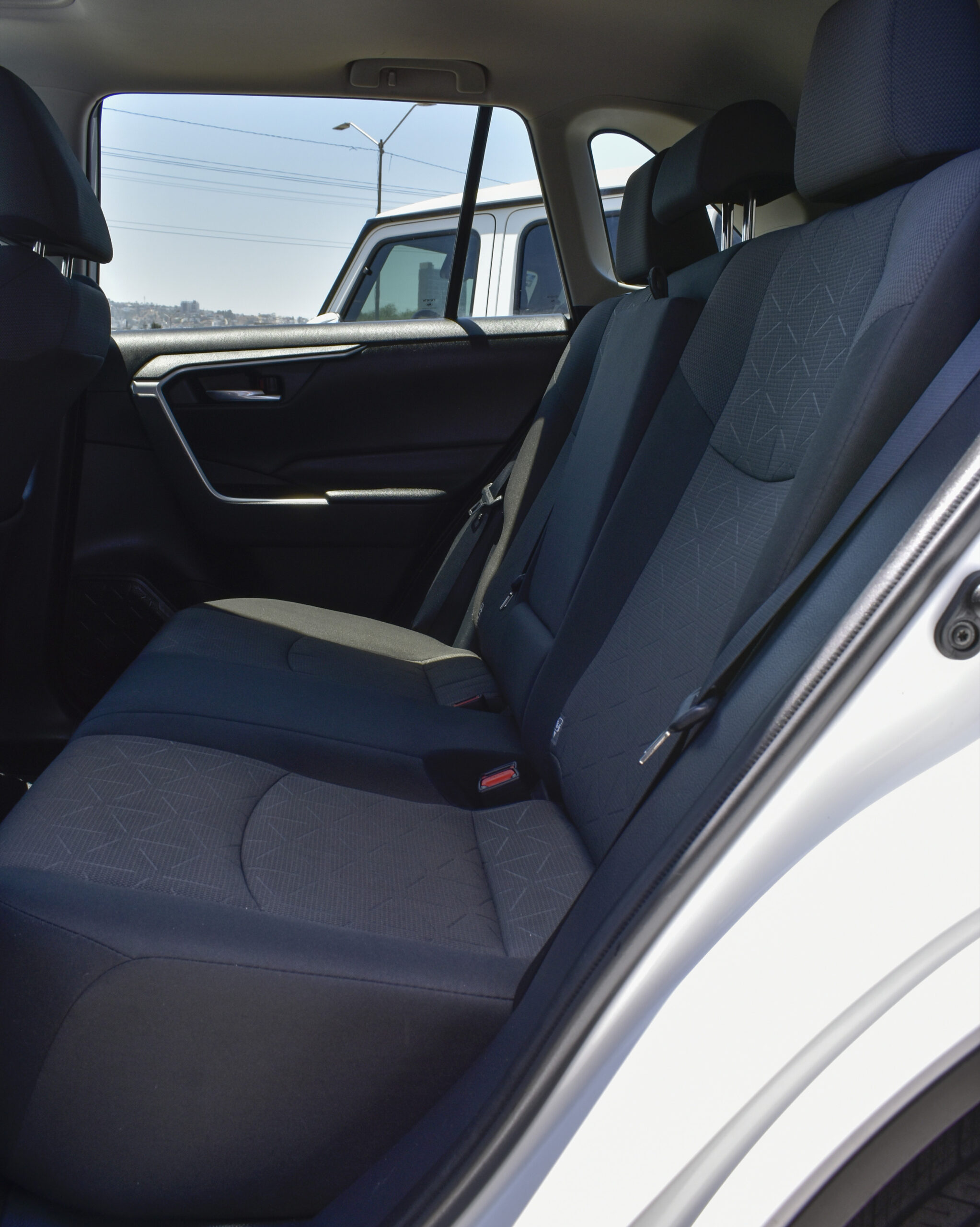 TOYOTA RAV4 XLE 2021